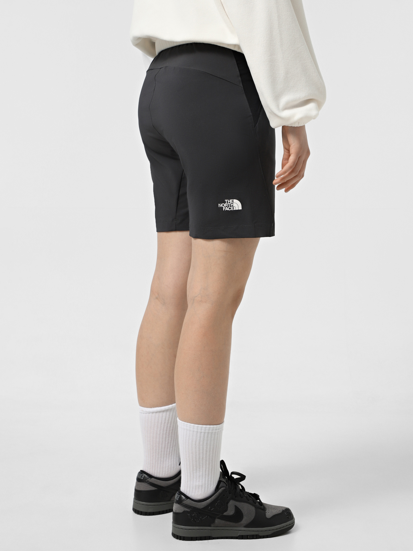 Шорты спортивные The North Face Felik Slim Tapered модель NF0A8BT4MN81 Фото