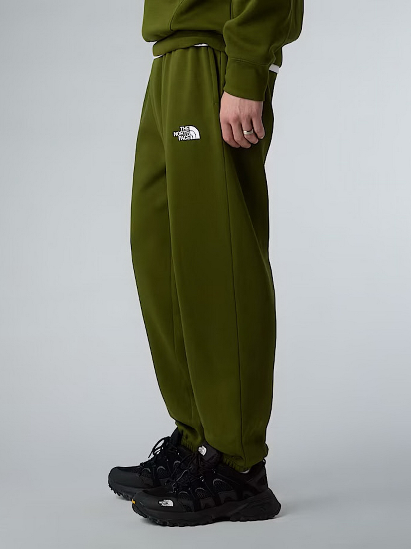 Спортивні штани The North Face Essential модель NF0A8C1FBRI1 Фото