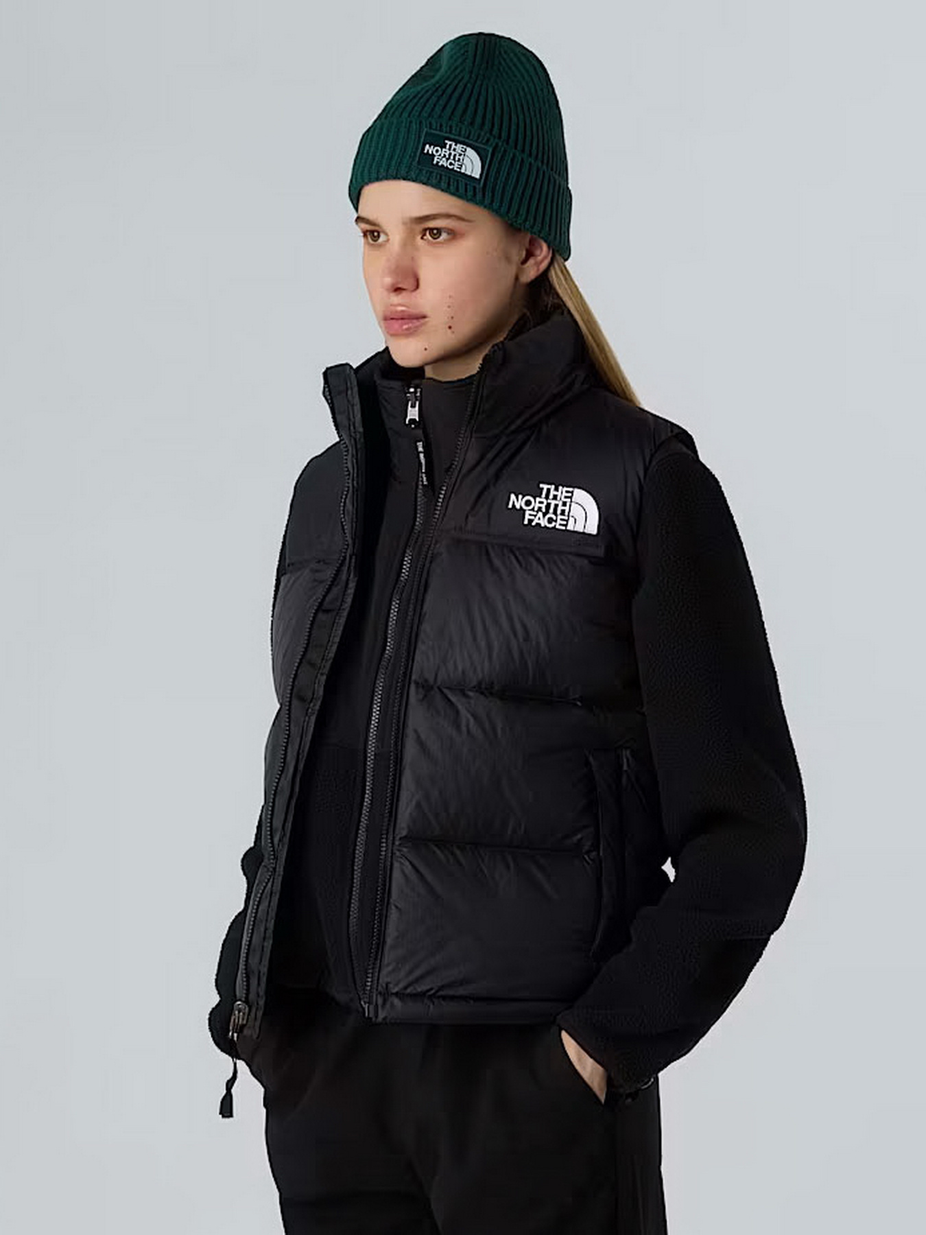 Утеплений жилет The North Face Retro Nuptse модель NF0A3XEPGOF1 Утеплений жилет The North Face Retro Nuptse модель NF0A3XEPGOF1 Фото