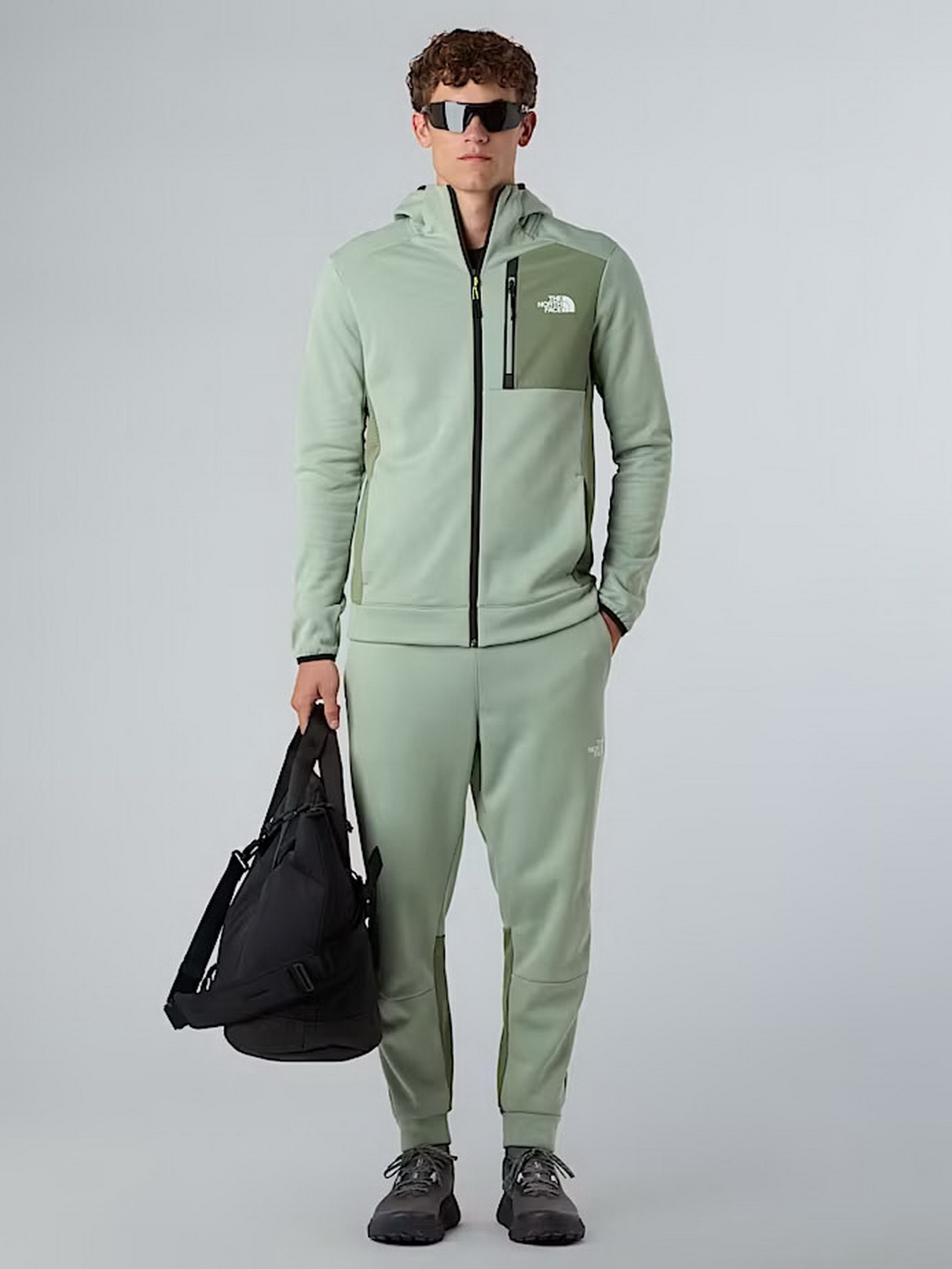 Штаны спортивные The North Face Mountain Athletics модель NF0A893SD5M1 Фото