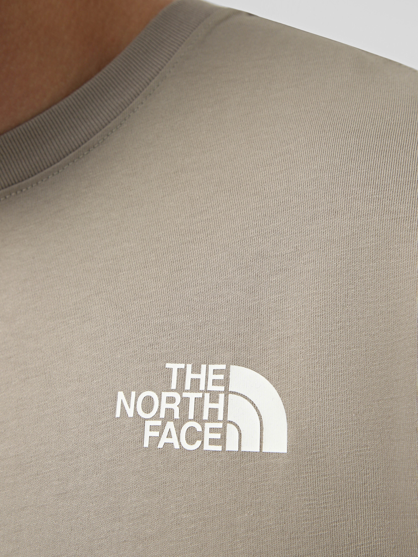 Футболки и поло The North Face M EVOLUTION BOX NSE REGULAR SH модель NF0A8B6K2MB1 Фото