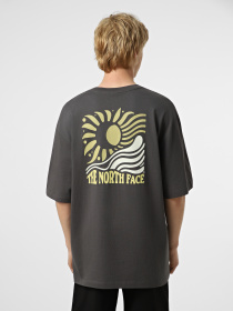 Футболки и поло The North Face M SUN OVERSIZE SHORT SLEEVE TE модель NF0A8GA0RHI1 Фото