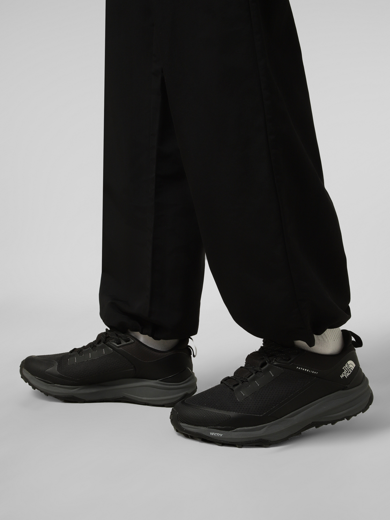 Джоггеры The North Face M TNF EASY WIND PANT модель NF0A8FBMJK31 Фото