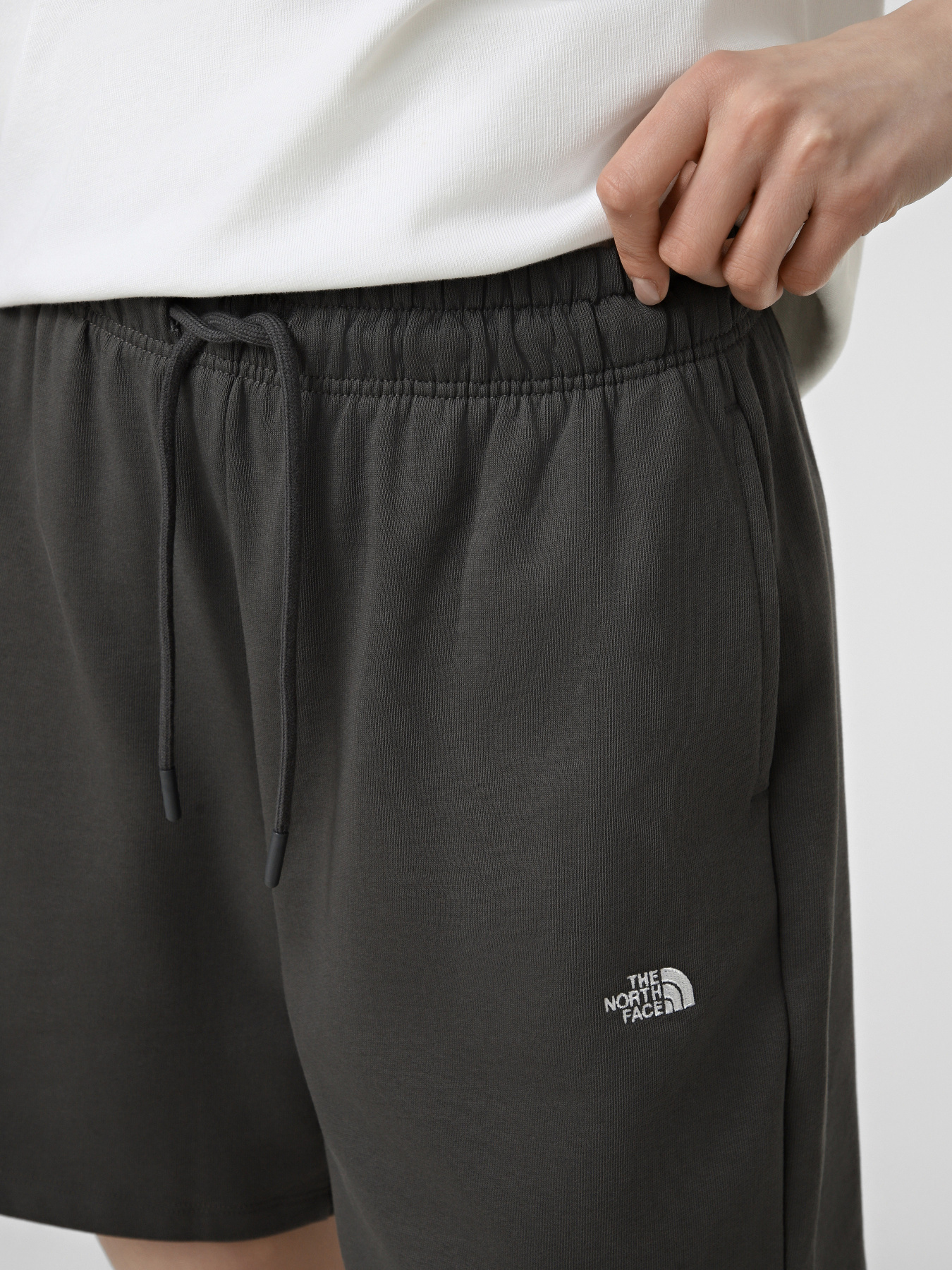 Шорти The North Face W ESSENTIAL LIGHT RELAXED SHOR модель NF0A8GQYRHI1 Шорти The North Face W ESSENTIAL LIGHT RELAXED SHOR модель NF0A8GQYRHI1 Фото