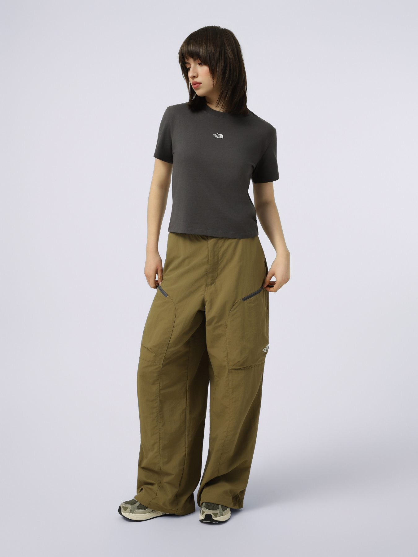 Футболки и поло The North Face W ESSENTIAL REGULAR SHORT SLEE модель NF0A8GR1RHI1 Фото
