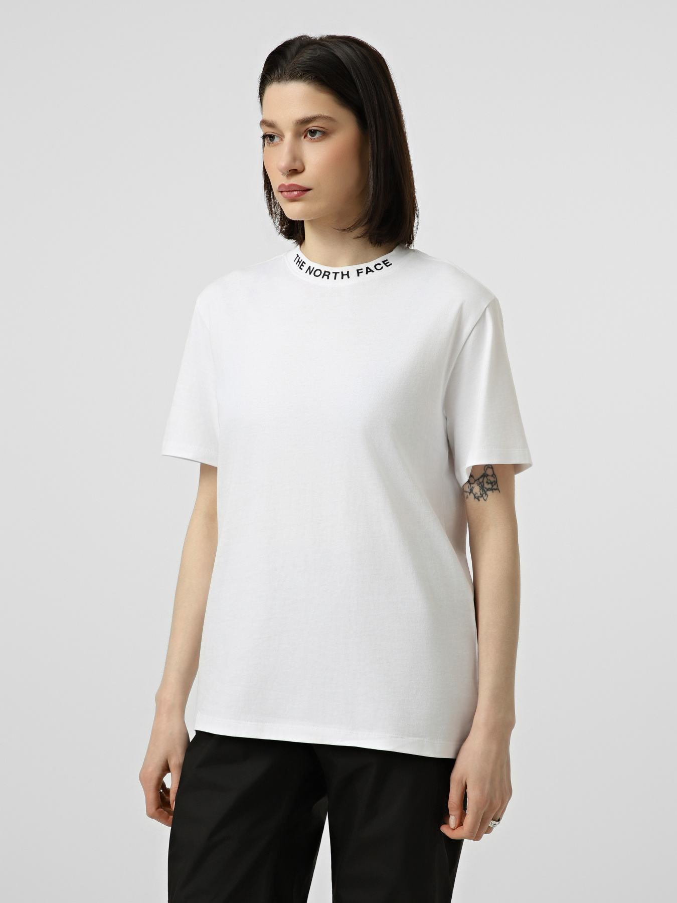Футболки и поло The North Face W ZUMU RELAXED SHORT SLEEVE TE модель NF0A8GUSFN41 Фото
