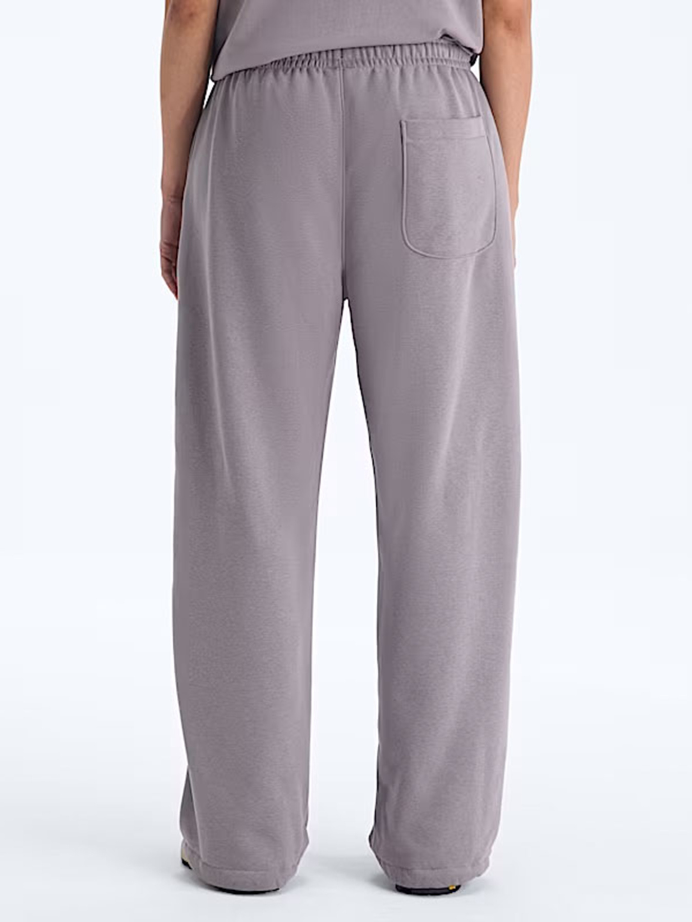 Джоггеры The North Face W TNF RED BOX SWEATPANTS модель NF0A8EG2G7O1 Джоггеры The North Face W TNF RED BOX SWEATPANTS модель NF0A8EG2G7O1 Фото