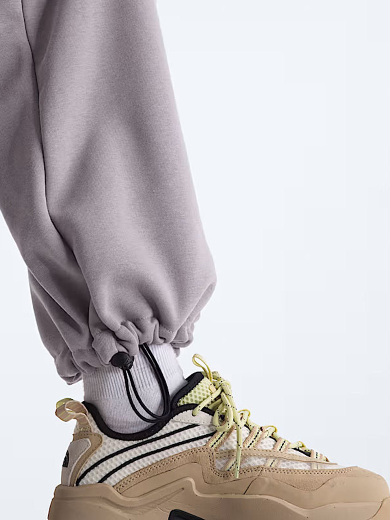 Джоггеры The North Face W TNF RED BOX SWEATPANTS модель NF0A8EG2G7O1 Джоггеры The North Face W TNF RED BOX SWEATPANTS модель NF0A8EG2G7O1 Фото