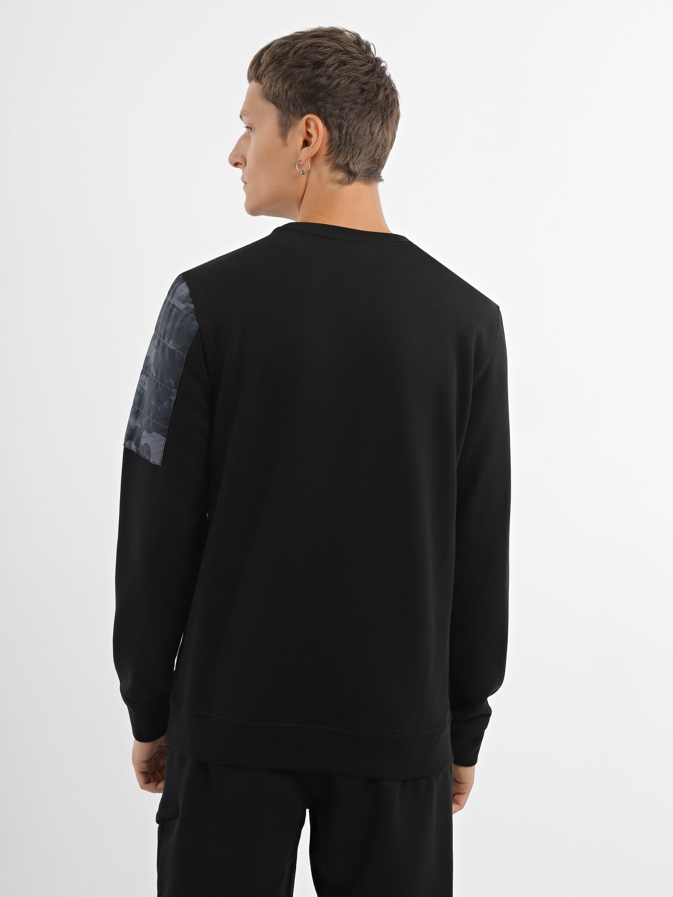 Свитшот National Geographic Advanced Foundation Crew Neck модель M121-02-555_чорний Фото