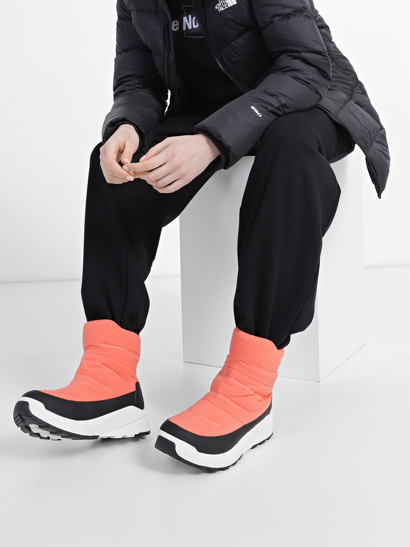 Сапоги дутики The North Face NUPTSE II модель NF0A5G2I4C51 Фото