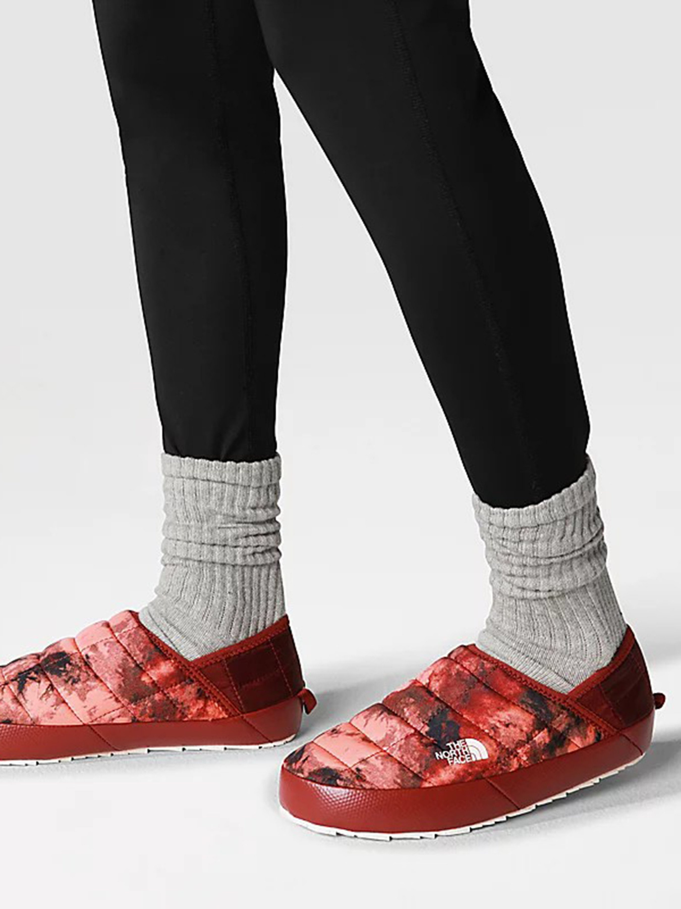 Слипоны The North Face  Thermoball Traction Mule V модель NF0A3V1H9W31 Фото