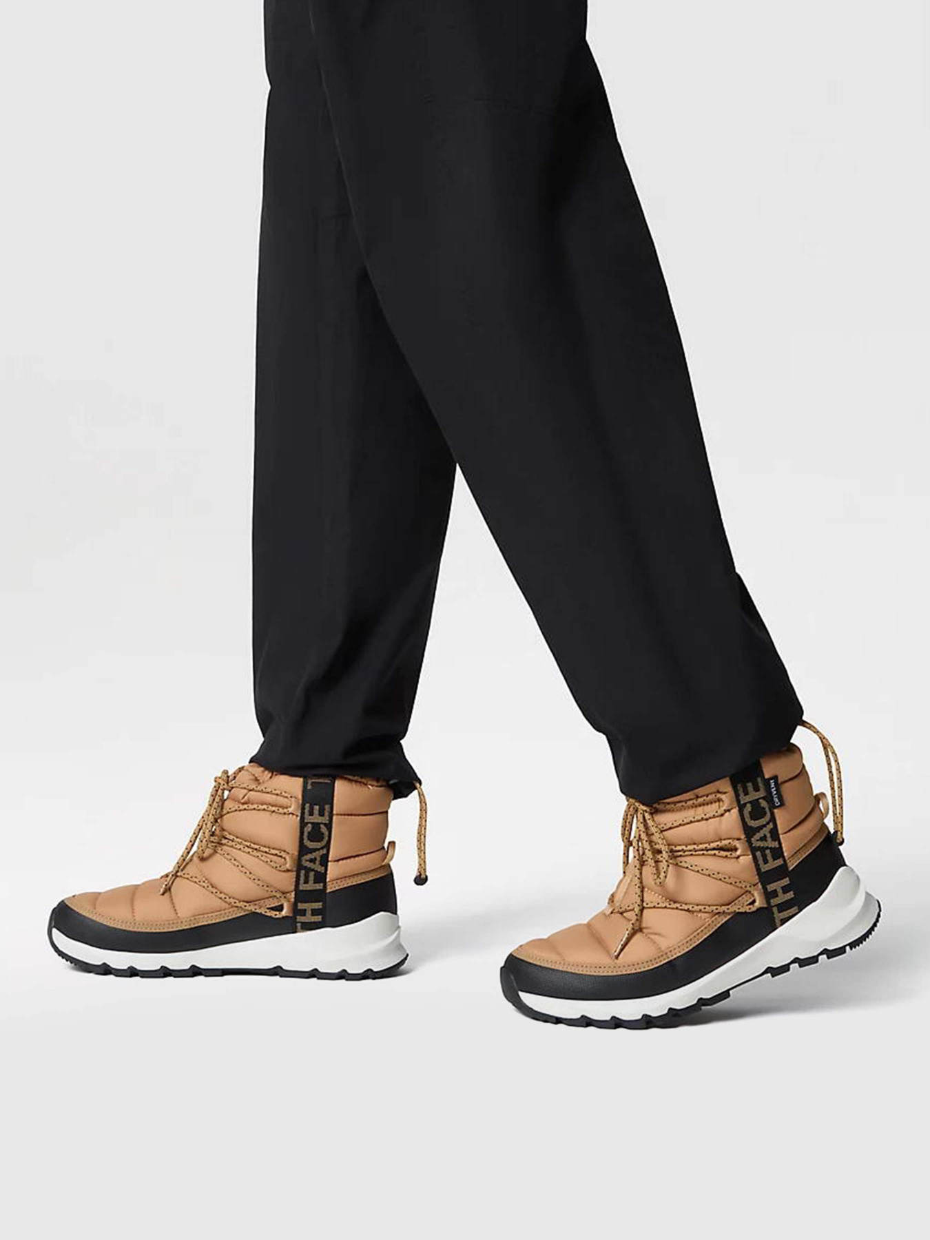 Чоботи дутики The North Face Thermoball™ Waterproof Lace Up модель NF0A5LWDKOM1 Фото