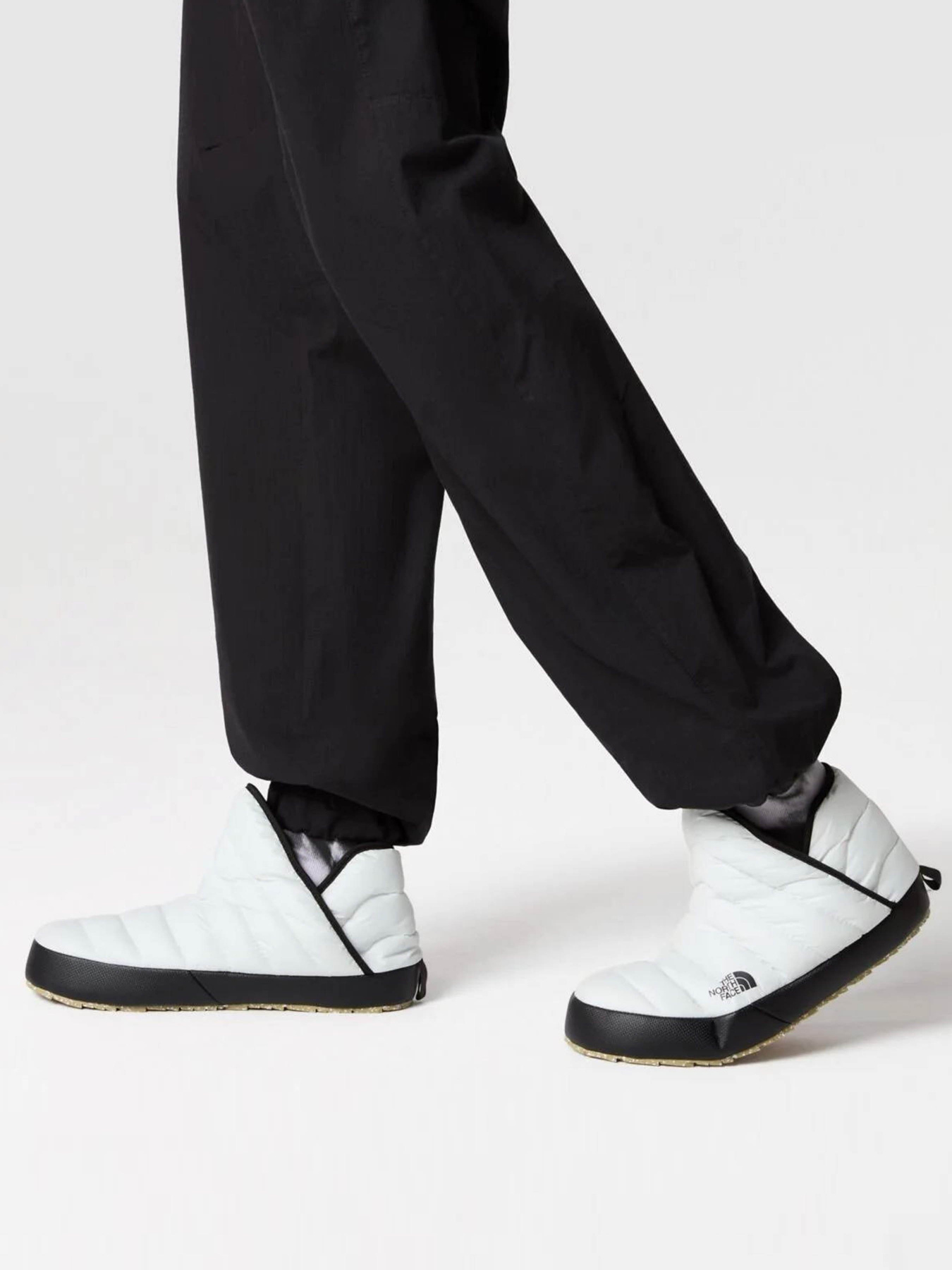 Чоботи дутики The North Face Thermoball™ модель NF0A331HQ4C1 Фото