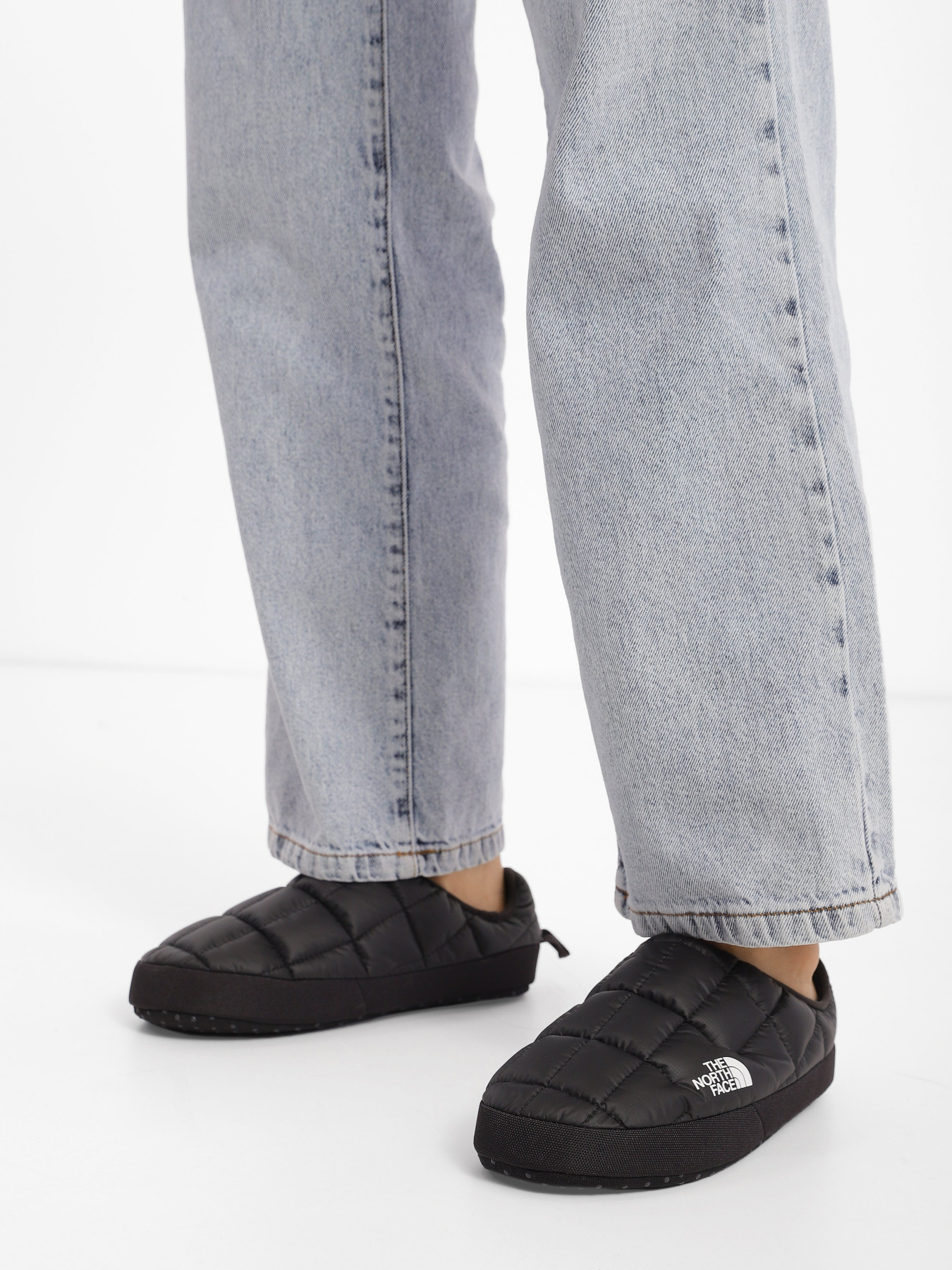 Слипоны The North Face ThermoBall™ Tent Mule V модель NF0A3MKNKX71 Фото