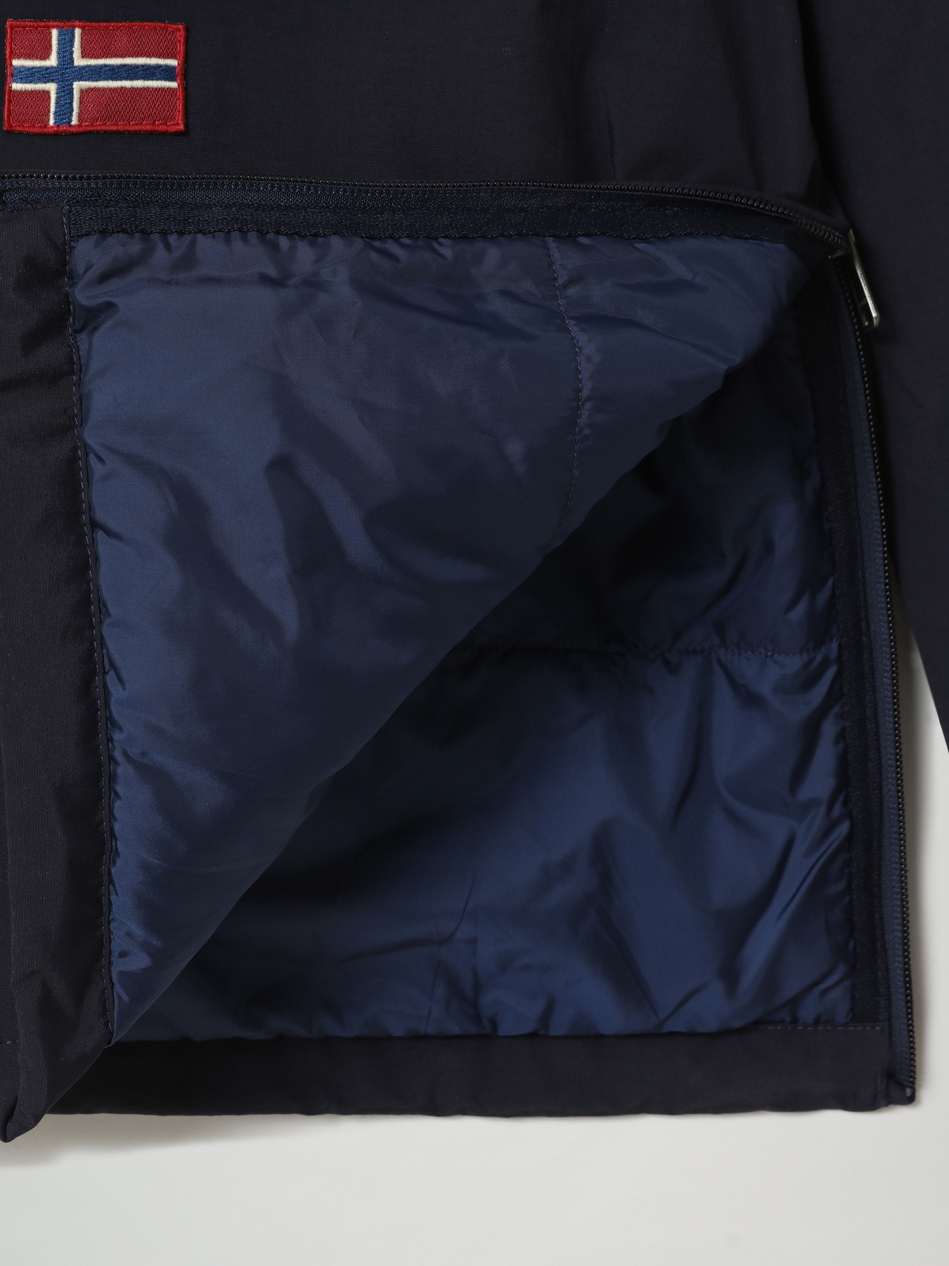 Зимняя куртка Napapijri Rainforest Pkt 1 модель NP0A4EPJ1761 Зимняя куртка Napapijri Rainforest Pkt 1 модель NP0A4EPJ1761 Фото