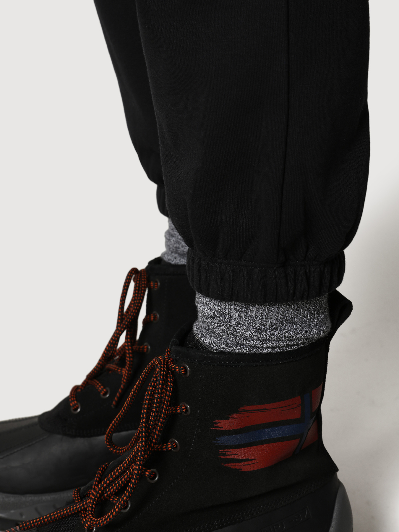 Штаны спортивные Napapijri модель NP0A4FSI041S Фото