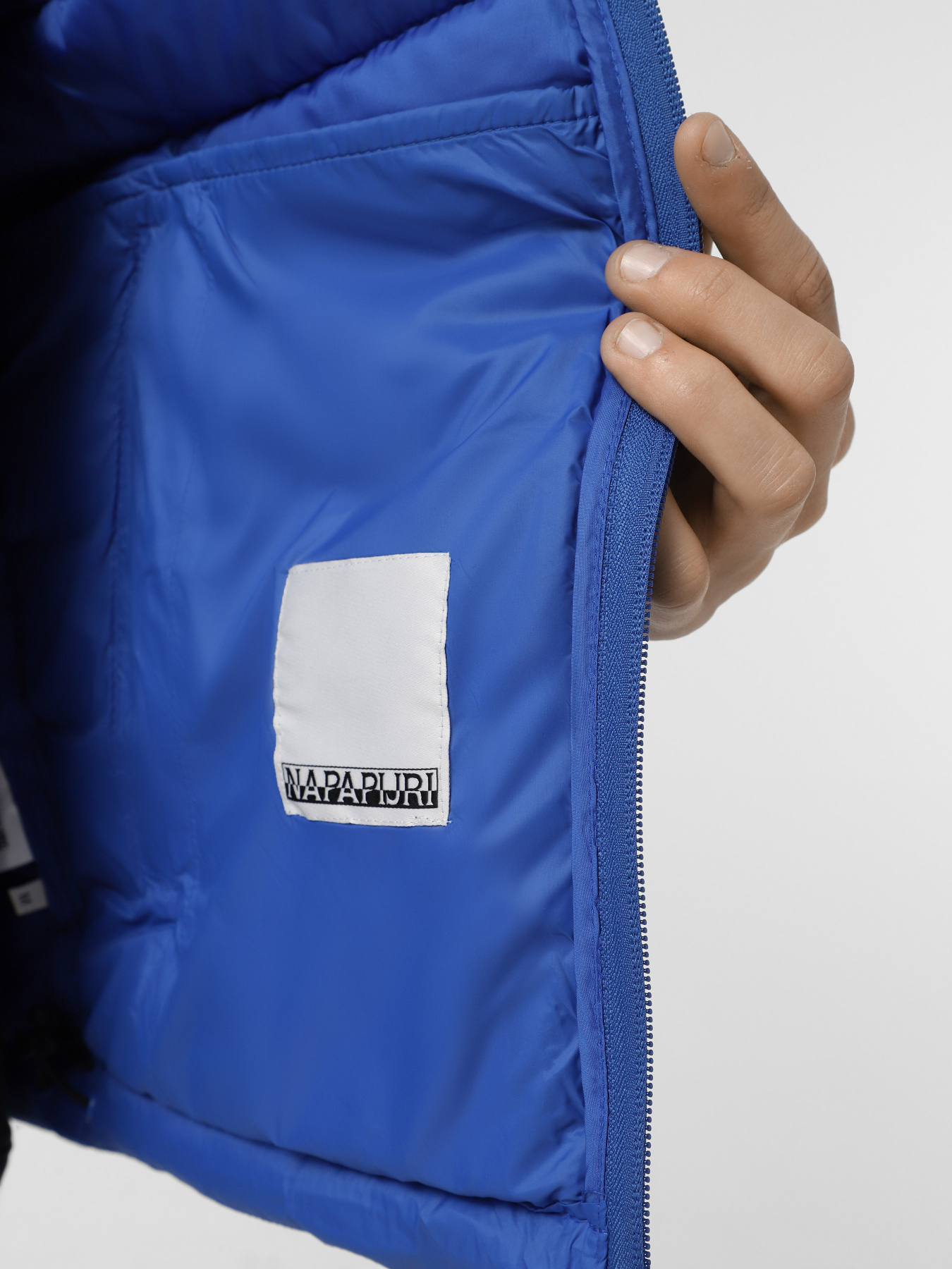 Зимова куртка Napapijri Abee 2 модель NP0A4FXPBE11 Зимова куртка Napapijri Abee 2 модель NP0A4FXPBE11 Фото