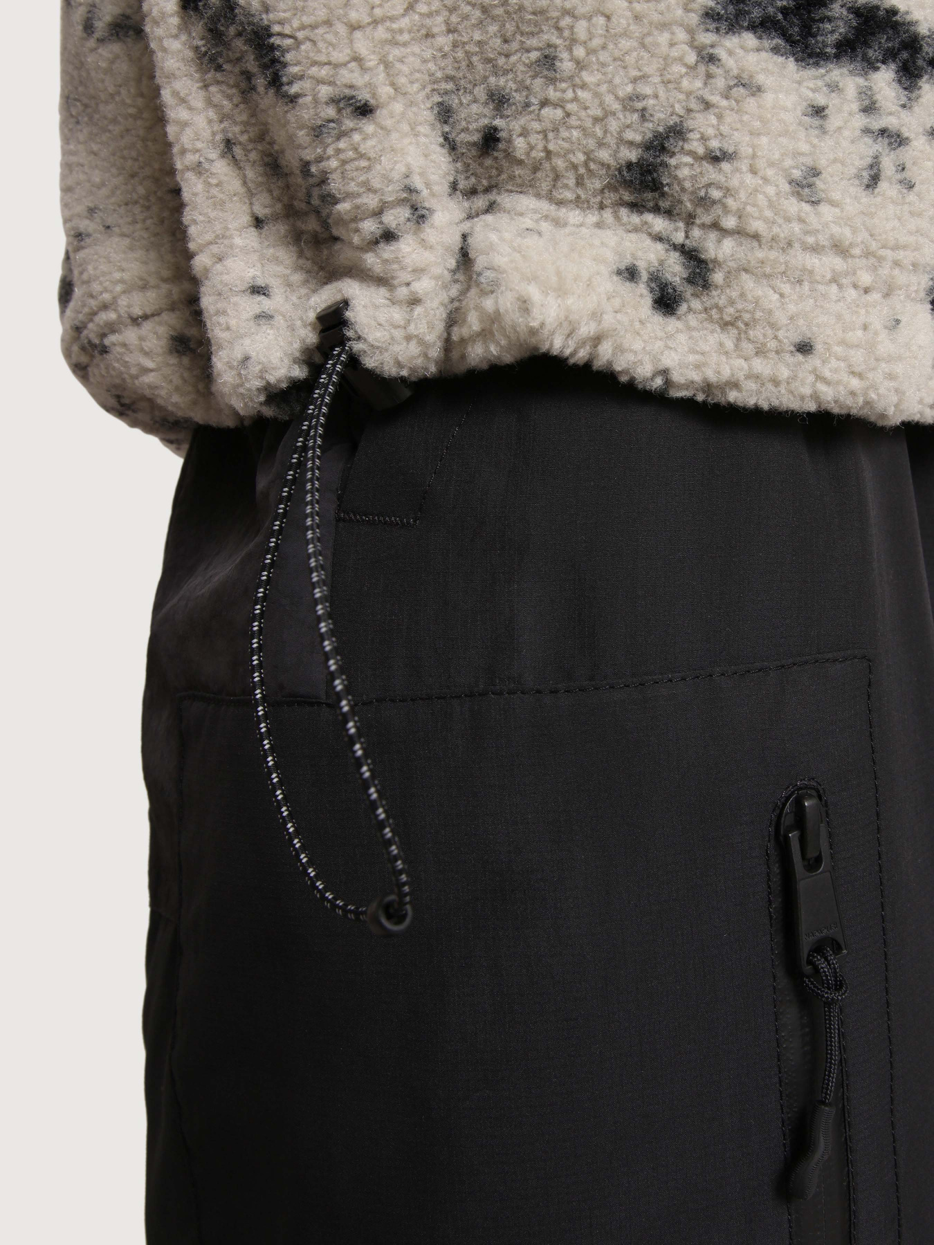 Зимова куртка Napapijri T-Xmas Curly H модель NP0A4GH5FAQ1 Фото