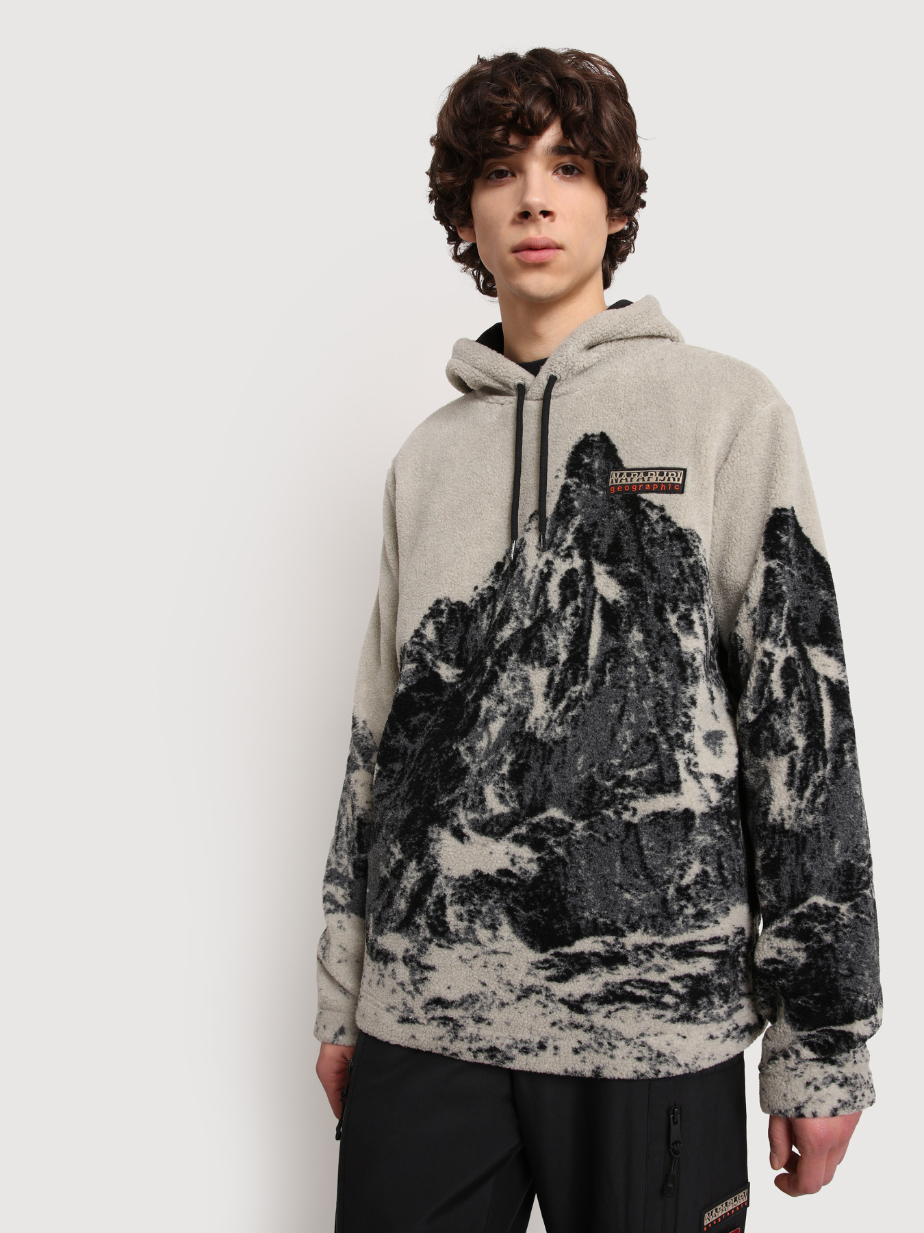 Зимняя куртка Napapijri T-Xmas Curly H модель NP0A4GH5FAQ1 Зимняя куртка Napapijri T-Xmas Curly H модель NP0A4GH5FAQ1 Фото