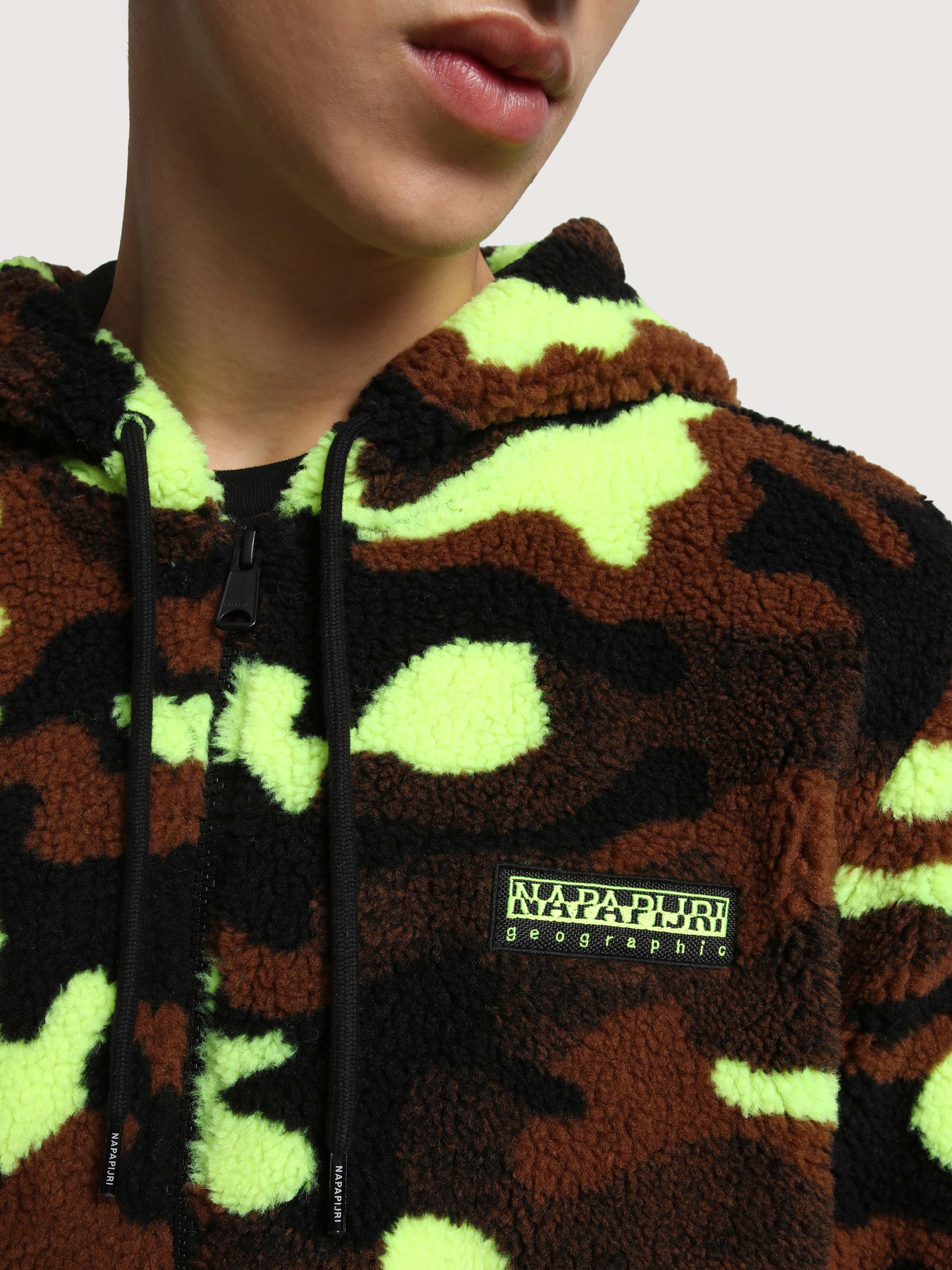 Зимняя куртка Napapijri A-Curly Camo модель NP0A4GHCFAS2 Фото