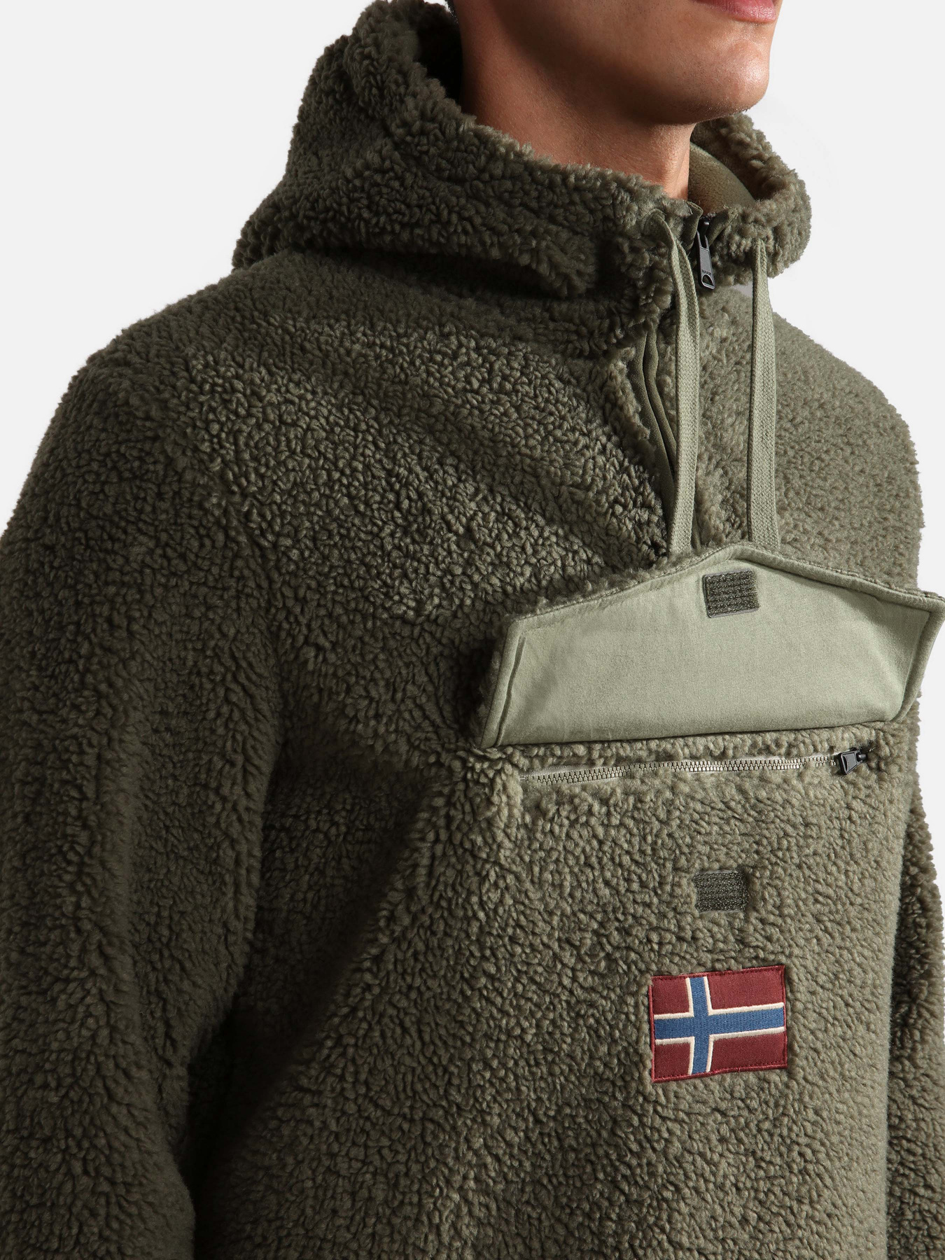 Зимняя куртка Napapijri T-Burgee модель NP0A4GJ3GAE1 Зимняя куртка Napapijri T-Burgee модель NP0A4GJ3GAE1 Фото