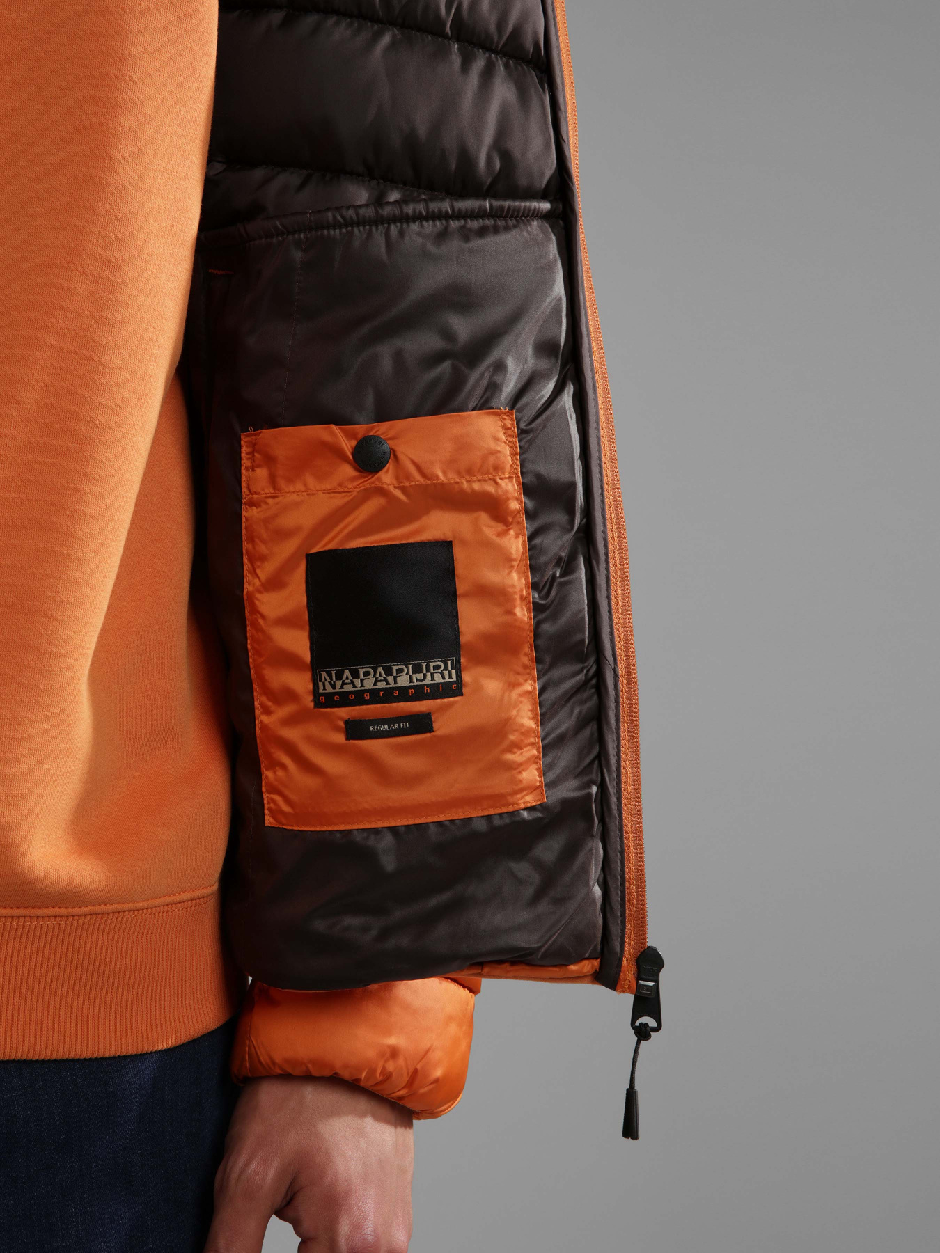 Зимняя куртка Napapijri Aerons модель NP0A4GJLAA31 Зимняя куртка Napapijri Aerons модель NP0A4GJLAA31 Фото