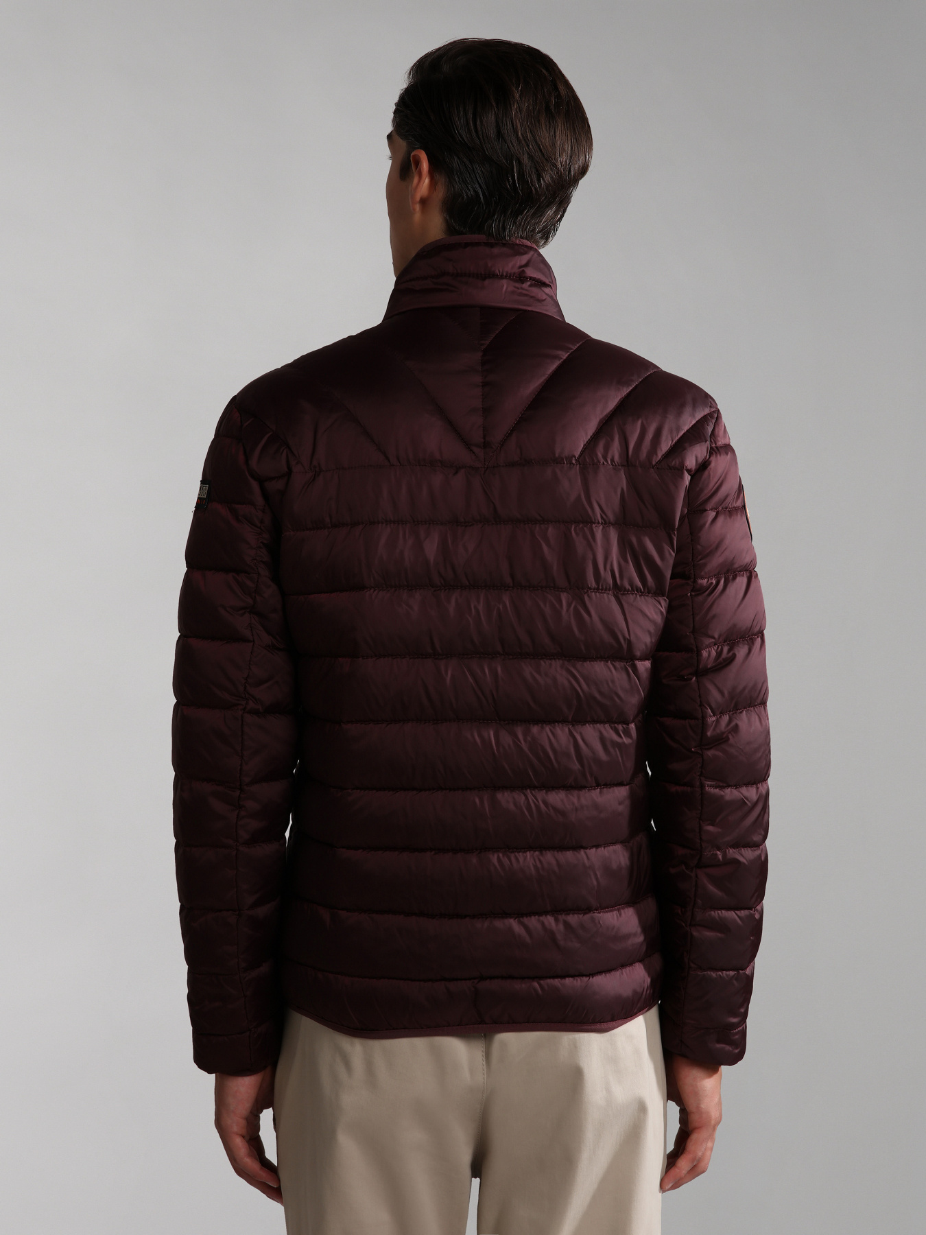 Зимняя куртка Napapijri Aerons S 3 модель NP0A4GJNRE71 Фото