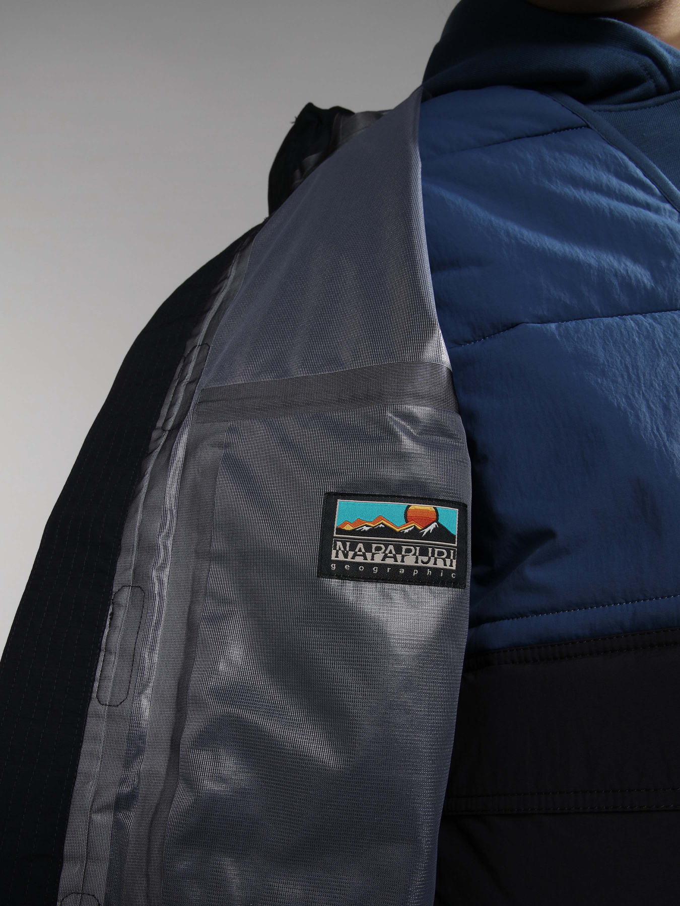 Ветровка Napapijri A-Firewood модель NP0A4GLS0411 Фото