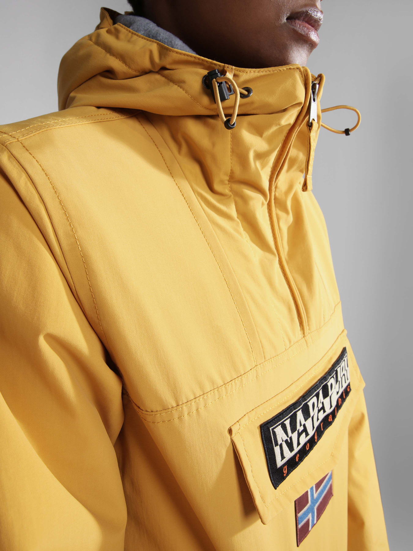 Аутдор та гірськолижна куртка Napapijri Rainforest Wint 5 модель NP0A4GM5YB8S Фото