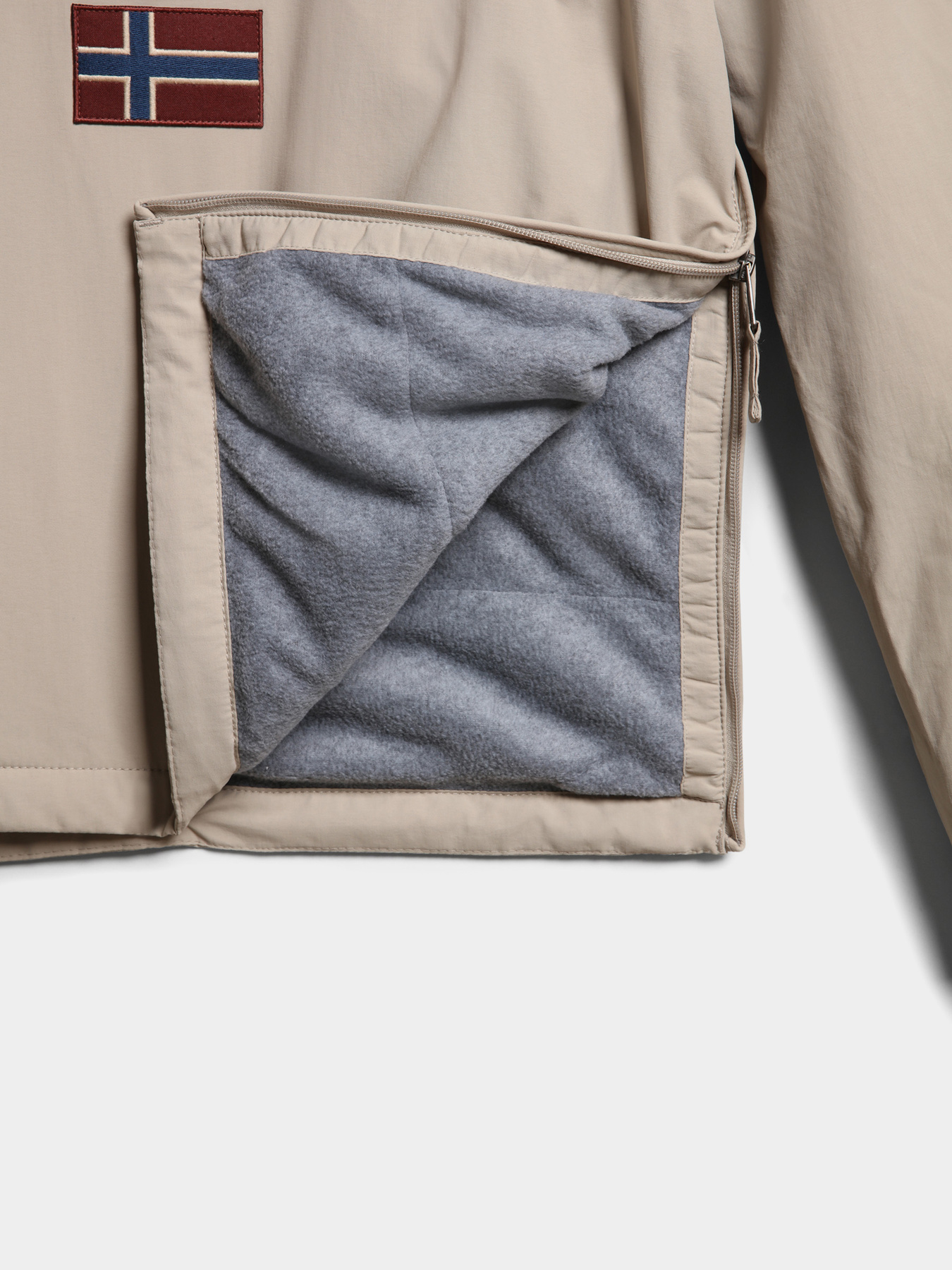 Зимняя куртка Napapijri Rainforest модель NP0A4GMCNBI1 Зимняя куртка Napapijri Rainforest модель NP0A4GMCNBI1 Фото