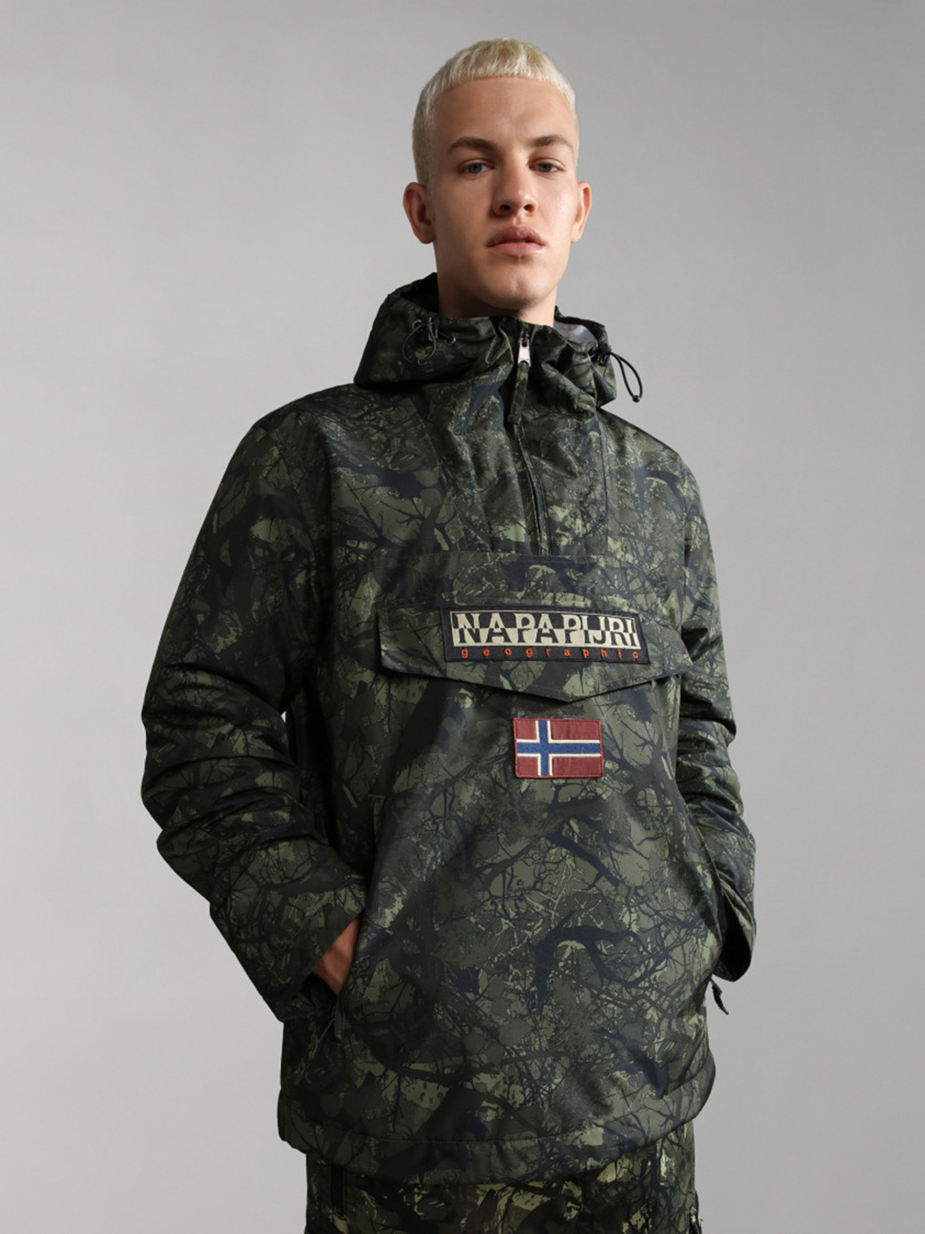 Аутдор та гірськолижна куртка Napapijri Rainforest Pocket PRT 2 модель NP0A4GMEFBN1 Аутдор та гірськолижна куртка Napapijri Rainforest Pocket PRT 2 модель NP0A4GMEFBN1 Фото