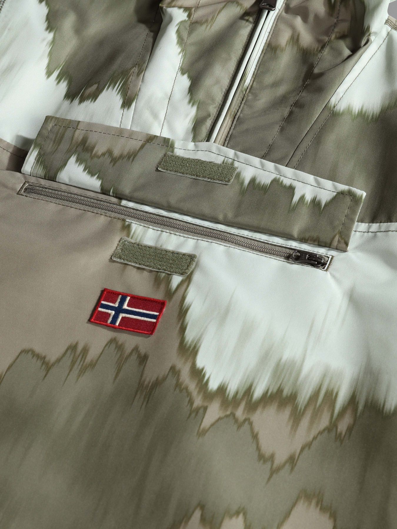 Зимова куртка Napapijri Rainforest Aop 1 модель NP0A4GN2FBAS Фото