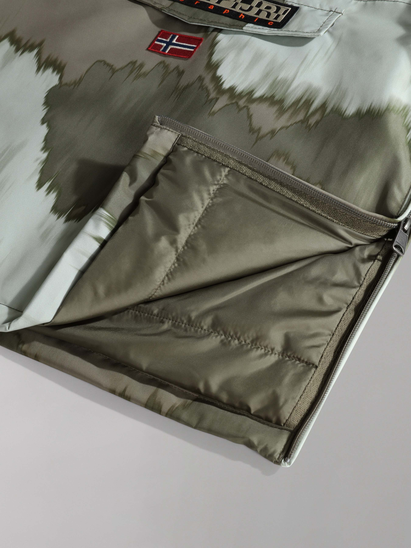 Зимова куртка Napapijri Rainforest Aop 1 модель NP0A4GN2FBAS Фото