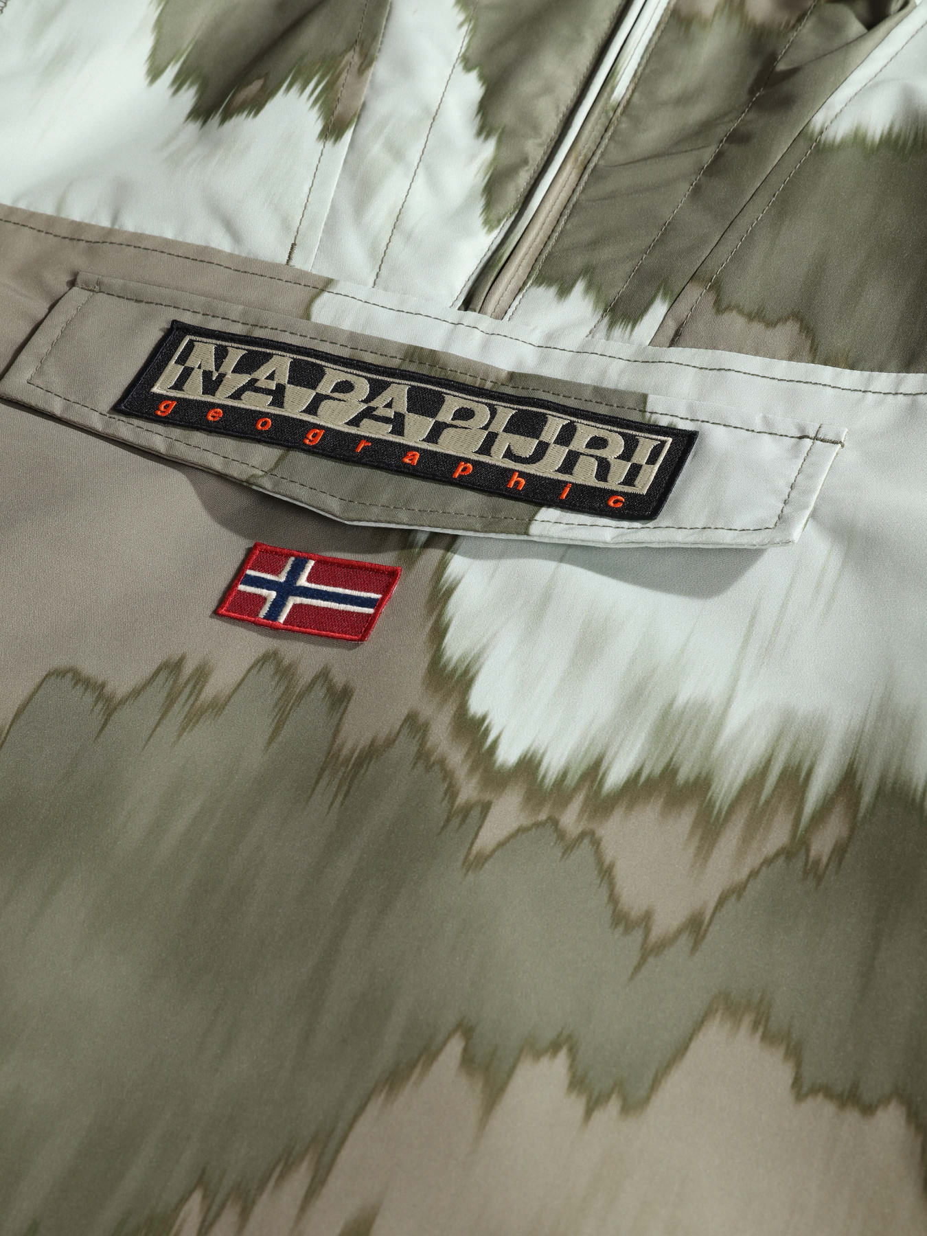 Зимова куртка Napapijri Rainforest Aop 1 модель NP0A4GN2FBAS Фото