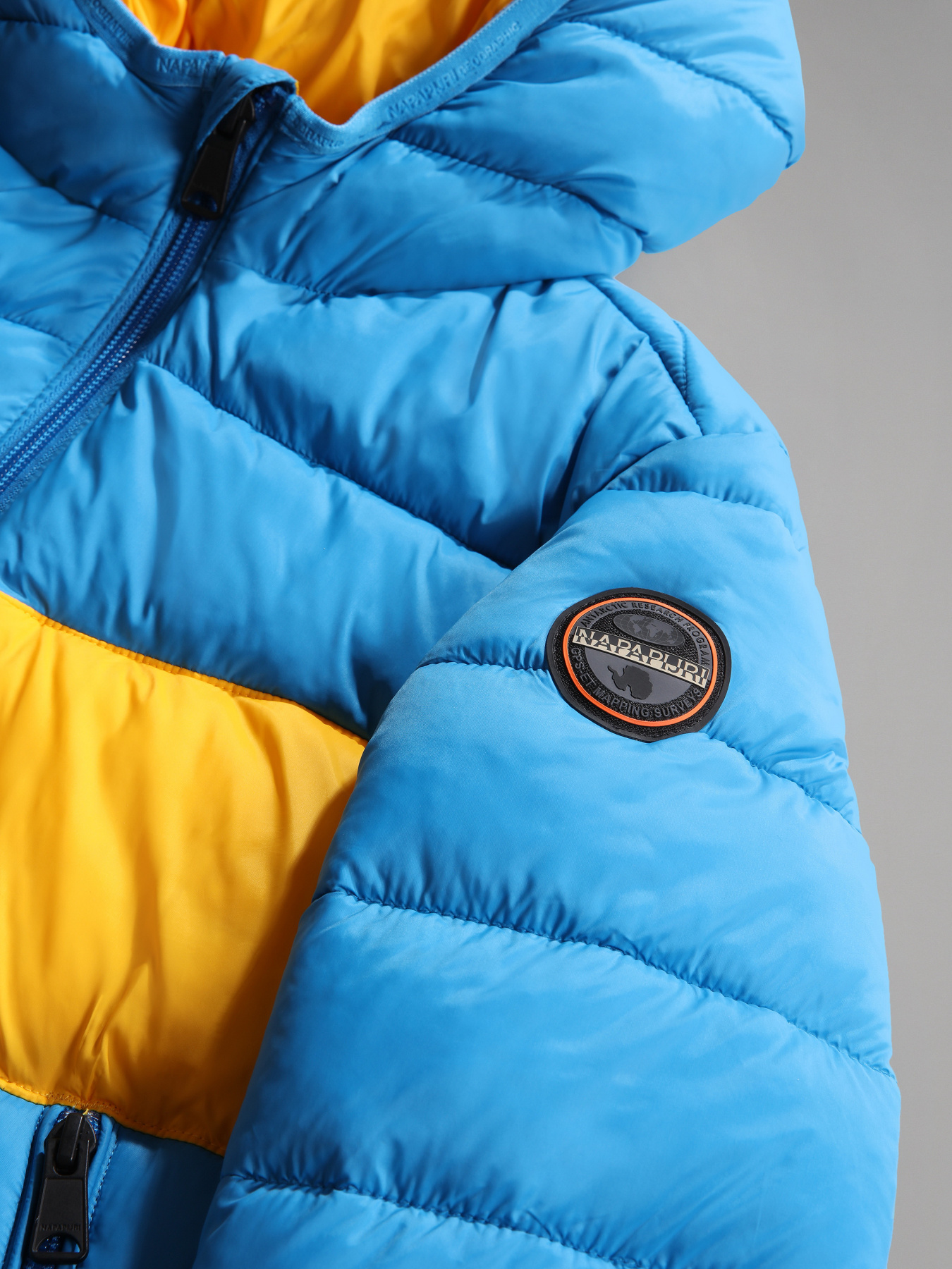 Зимняя куртка Napapijri K Aerons Rev модель NP0A4GN8MBMS Фото