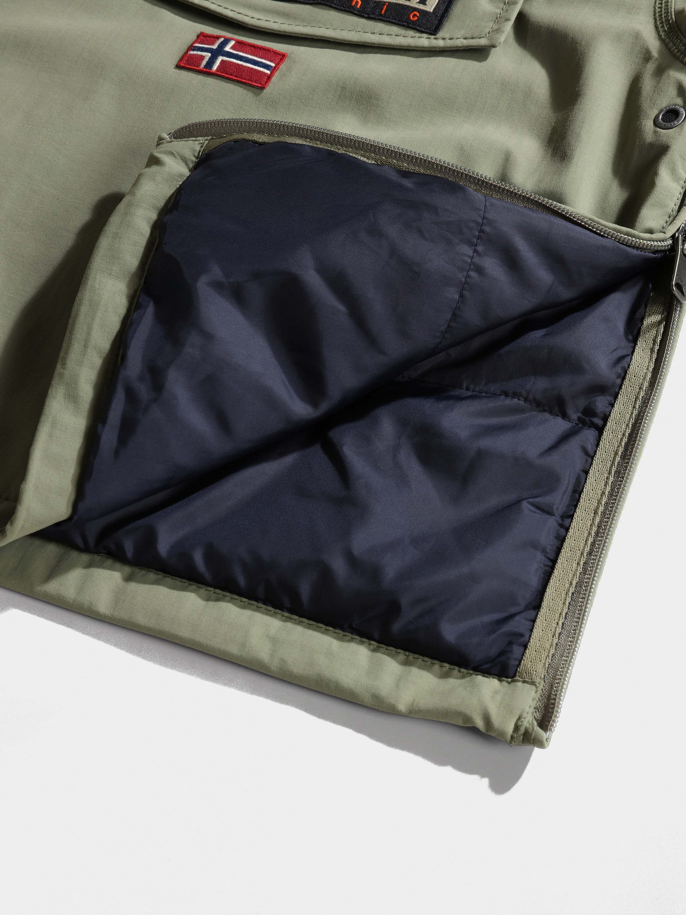 Зимняя куртка Napapijri Rainforest Pkt 2 модель NP0A4GNAGAE1 Фото