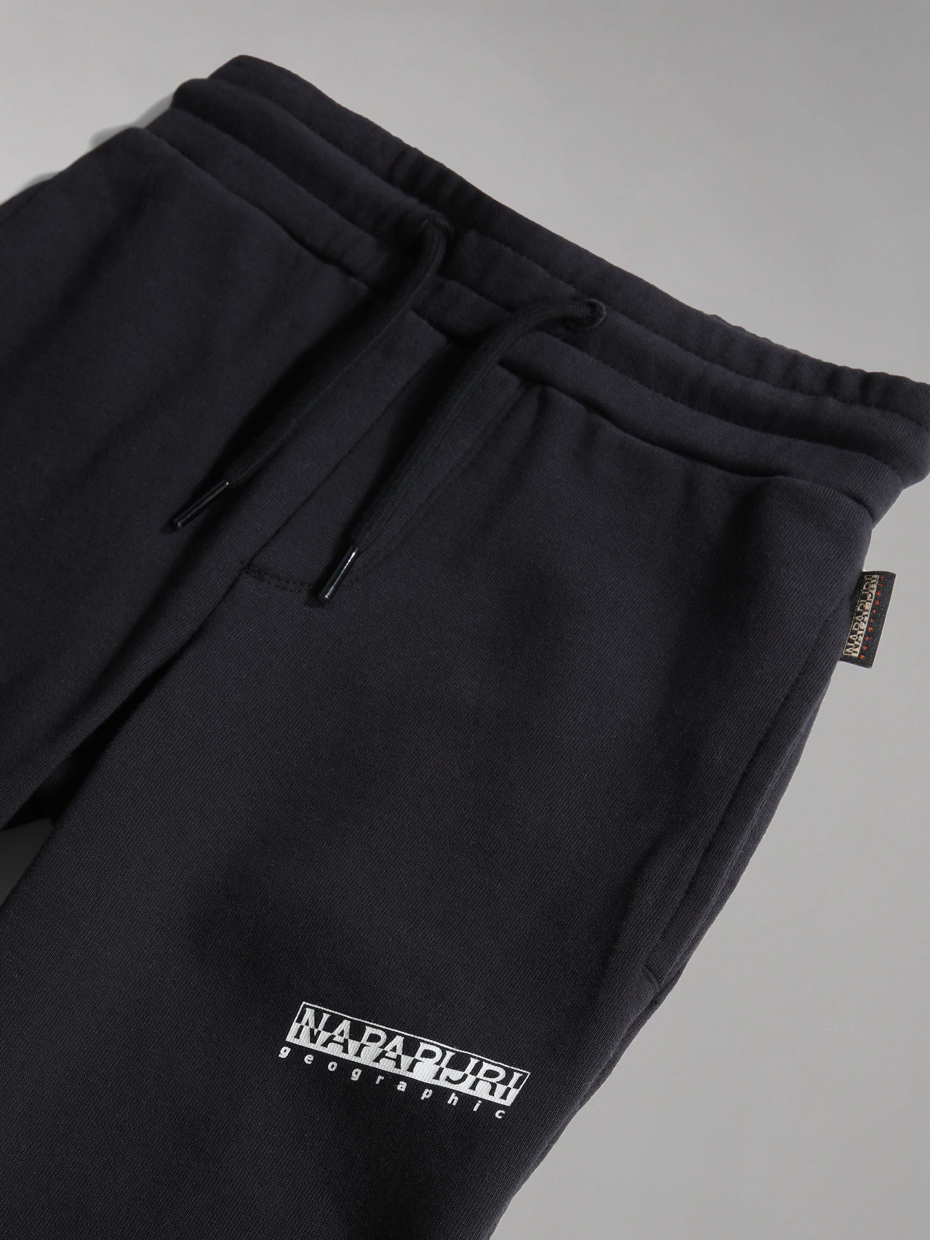 Штаны спортивные Napapijri K M-Box 1 модель NP0A4GND0411 Штаны спортивные Napapijri K M-Box 1 модель NP0A4GND0411 Фото