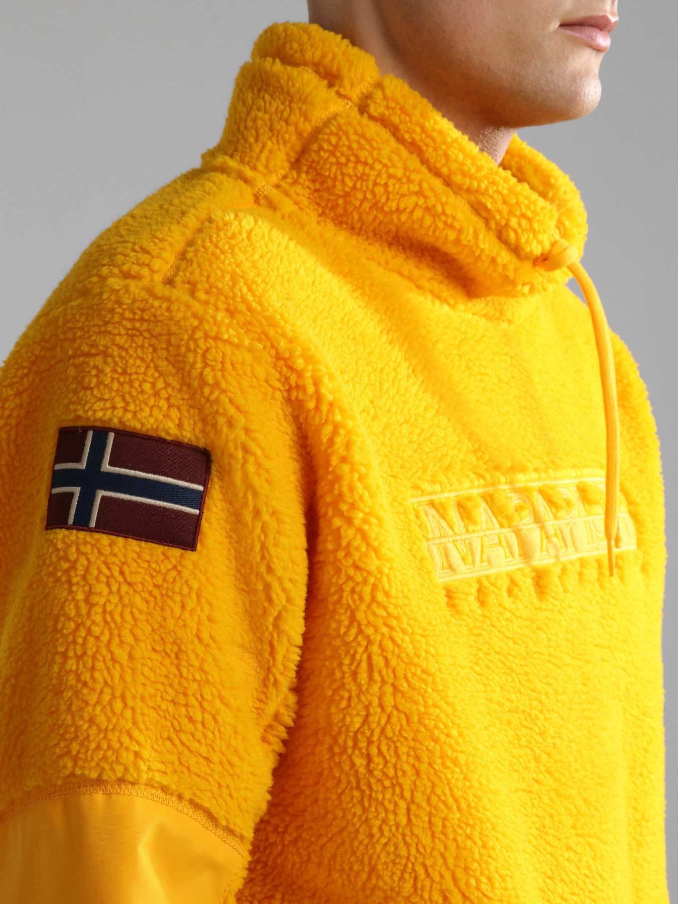 Зимова куртка Napapijri Teide T 2 модель NP0A4GNQYE11 Зимова куртка Napapijri Teide T 2 модель NP0A4GNQYE11 Фото