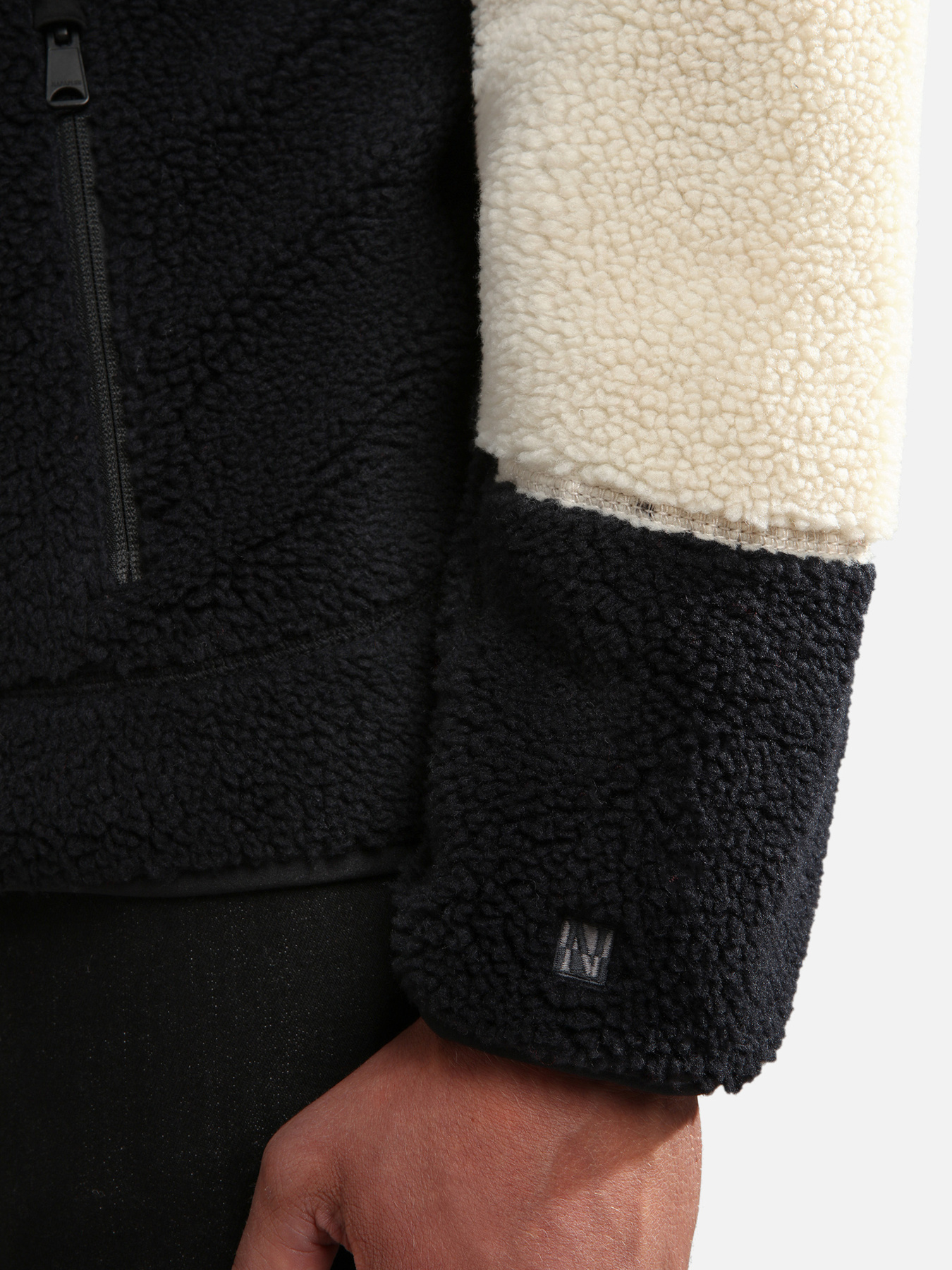 Зимняя куртка Napapijri Yupik Fzh 3 модель NP0A4GNSMA91 Фото