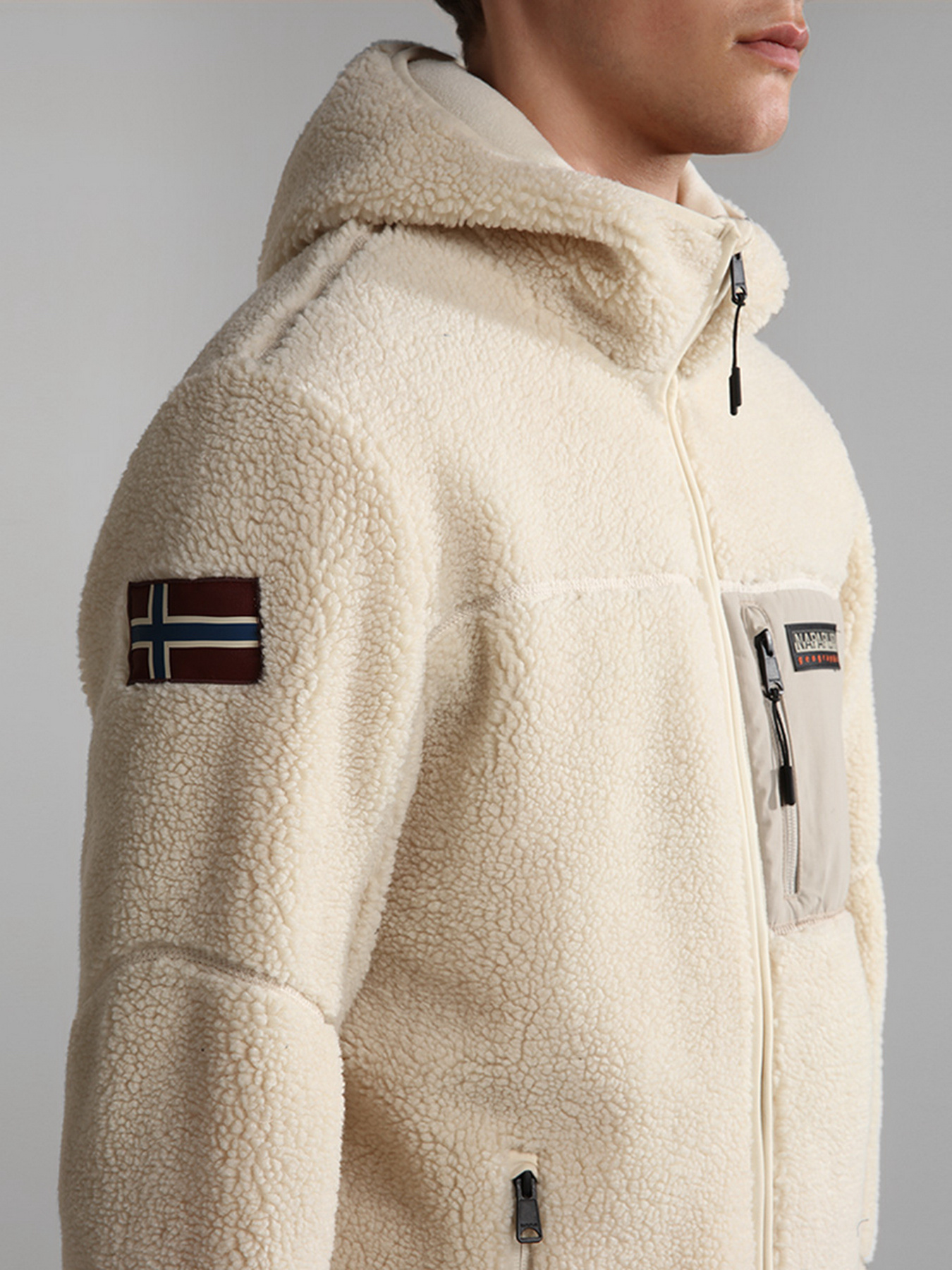 Зимняя куртка Napapijri Yupik Fzh 3 модель NP0A4GNSNS5S Зимняя куртка Napapijri Yupik Fzh 3 модель NP0A4GNSNS5S Фото