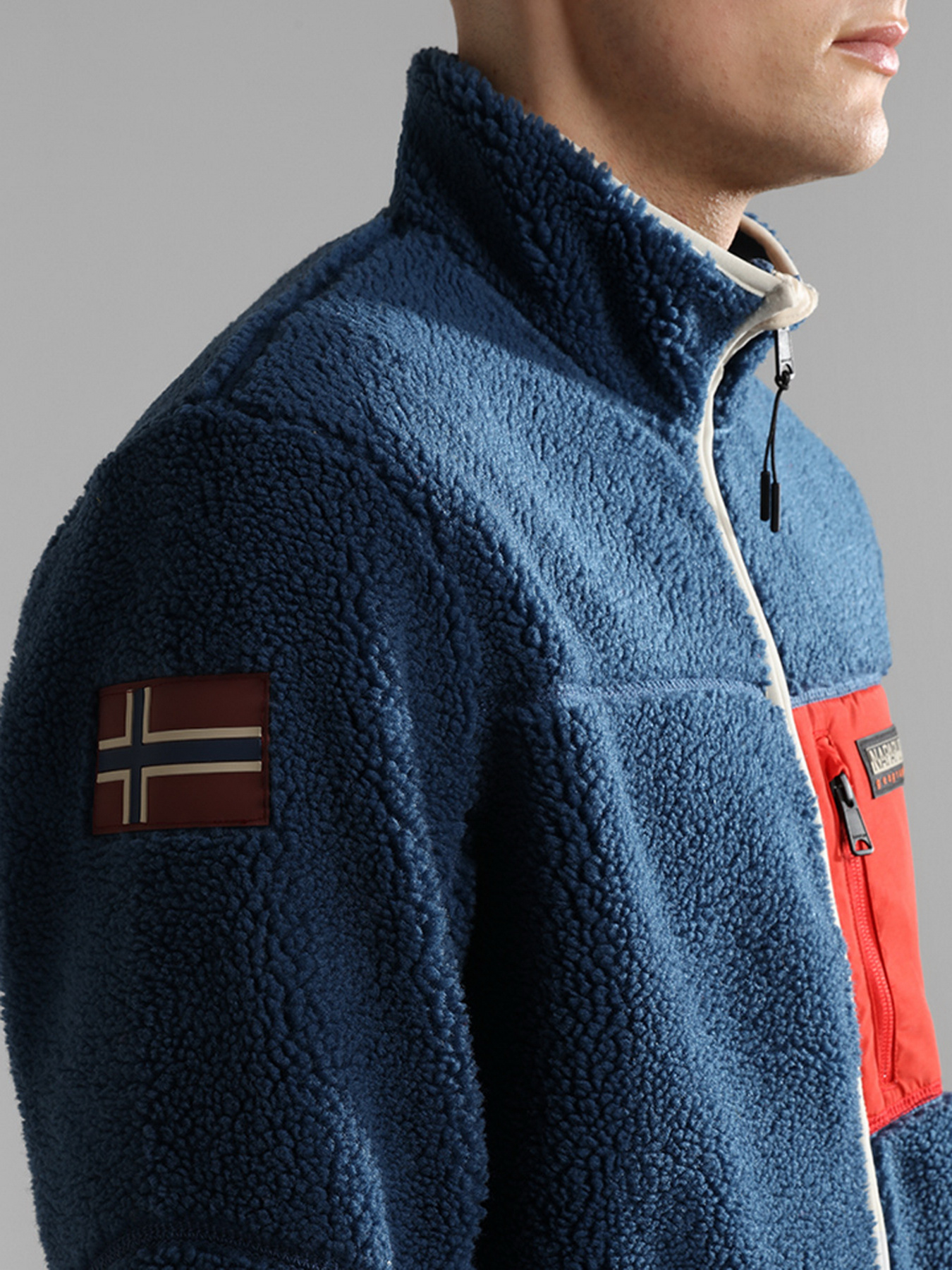 Зимняя куртка Napapijri Yupik Fz 3 модель NP0A4GNTBS5S Фото