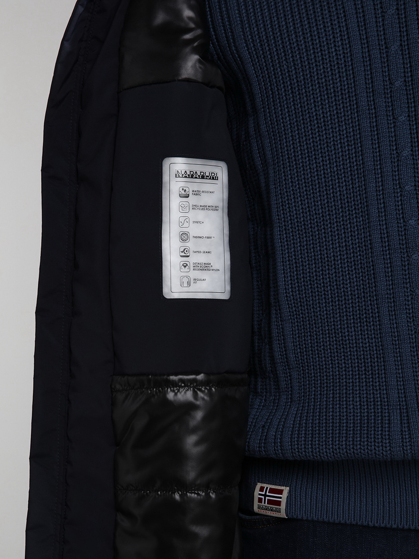 Зимова куртка Napapijri Romer модель NP0A4GO5176S Зимова куртка Napapijri Romer модель NP0A4GO5176S Фото