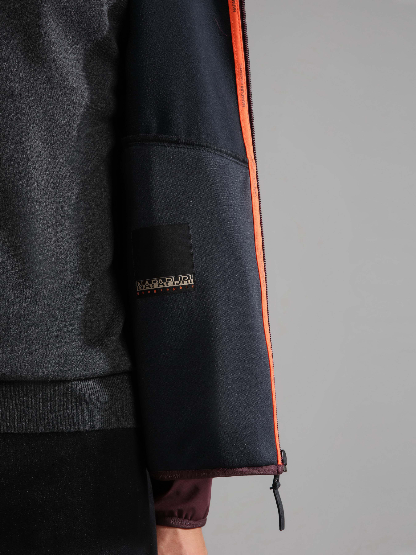 Зимняя куртка Napapijri Delisle модель NP0A4GOZRE71 Фото