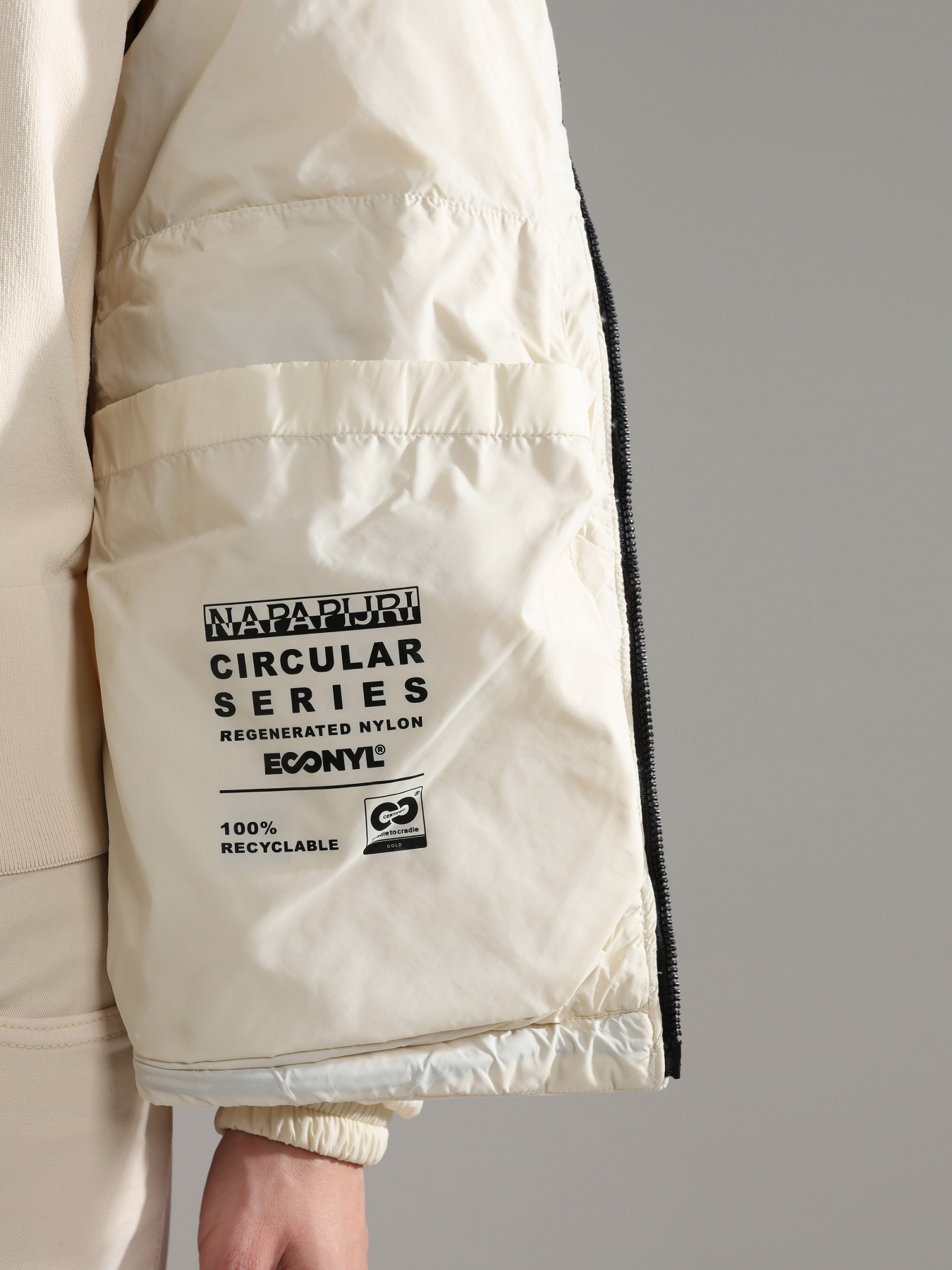 Зимова куртка Napapijri Circular Skidoo Open модель NP0A4GPONS5S Фото