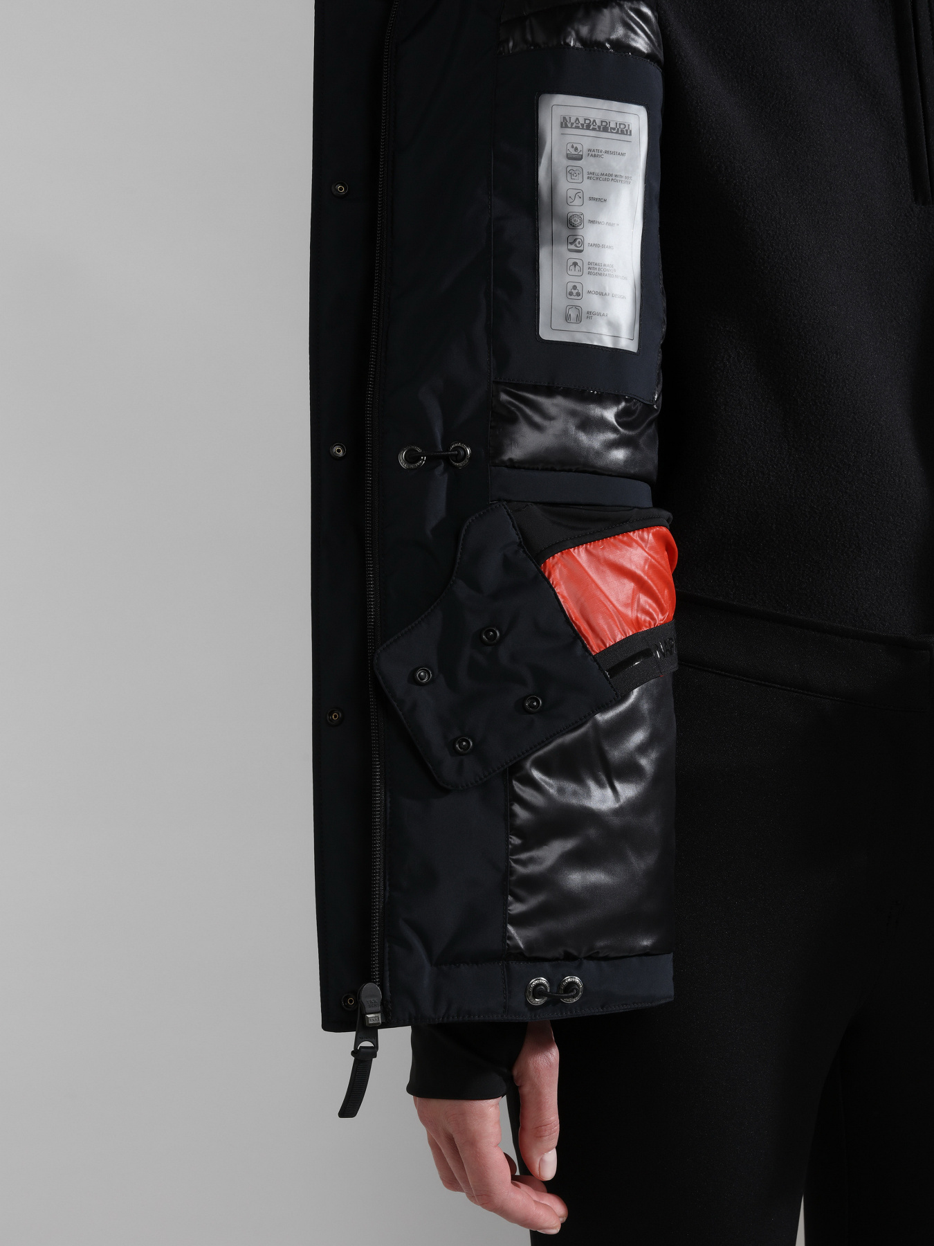 Горнолыжная куртка Napapijri Zeroth модель NP0A4GPQ0411 Фото