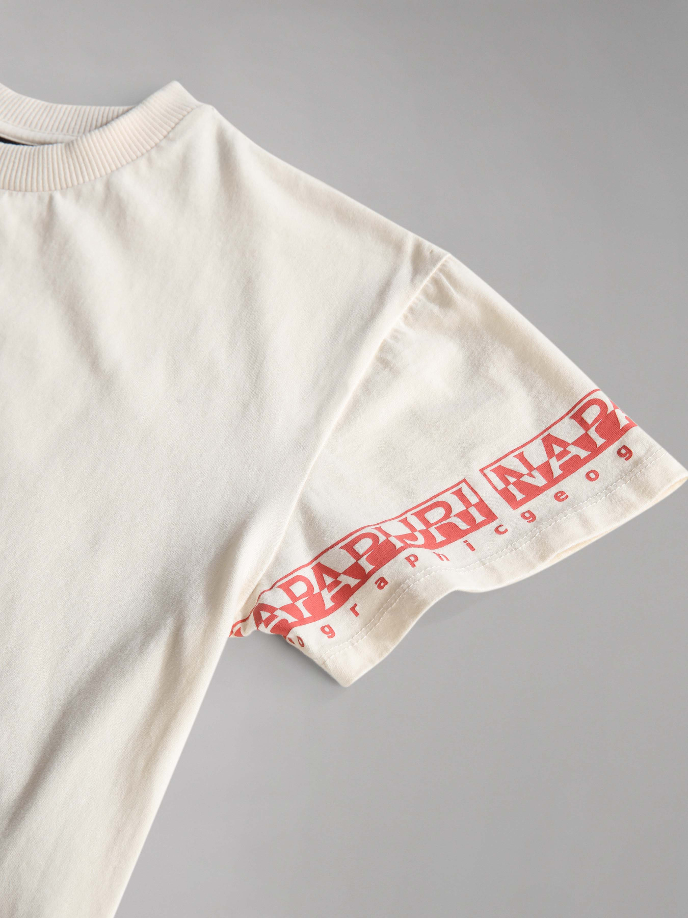 Футболка Napapijri Kg S-Drammen модель NP0A4GW5NS5S Фото