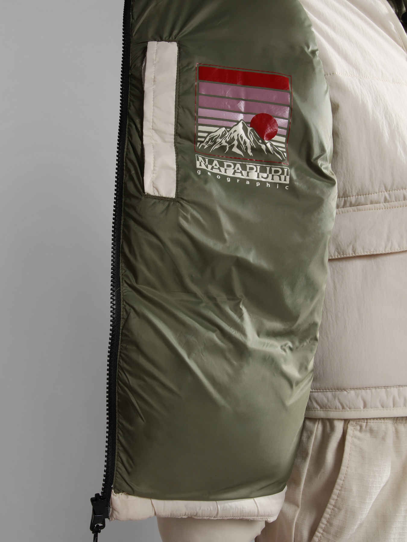 Зимова куртка Napapijri A-Hornelen модель NP0A4GWCNS5S Фото