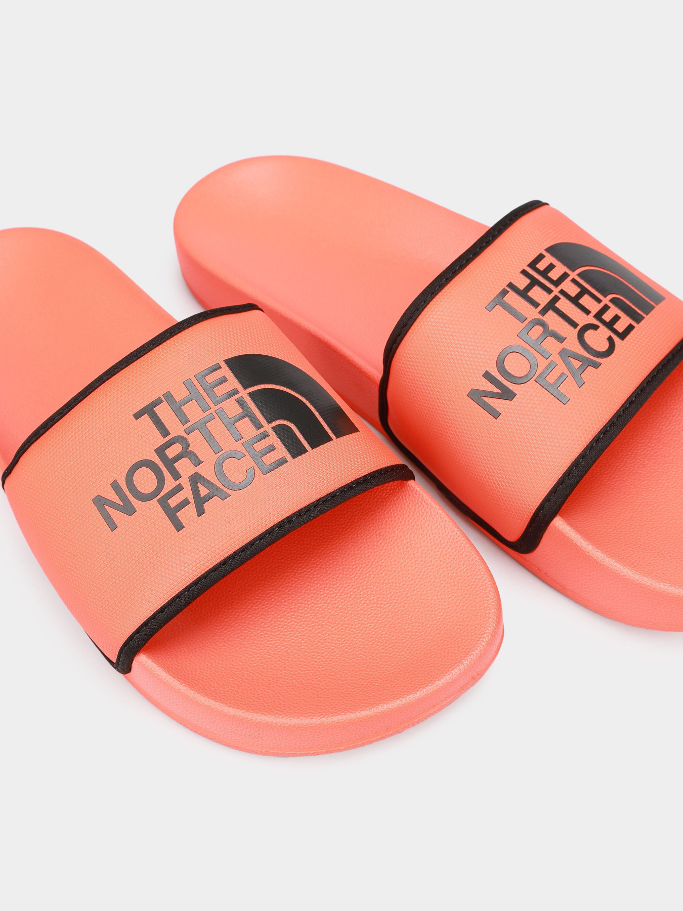 Шльопанці The North Face Base Camp Slide III модель NF0A4T2RYXP1 Шльопанці The North Face Base Camp Slide III модель NF0A4T2RYXP1 Фото