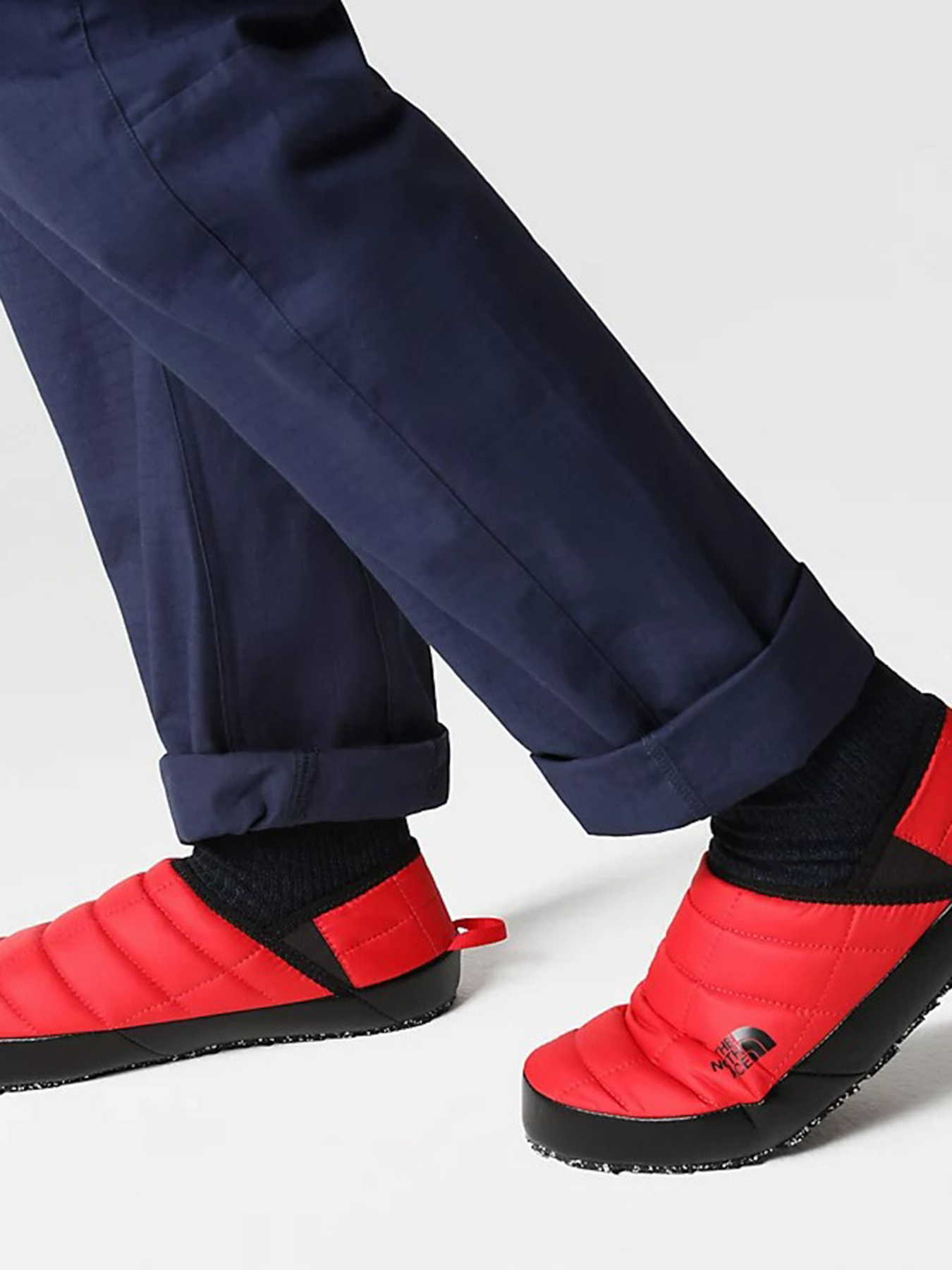 Сліпони The North Face THERMOBALL™ V Traction Winter модель NF0A3UZNKZ31 Фото