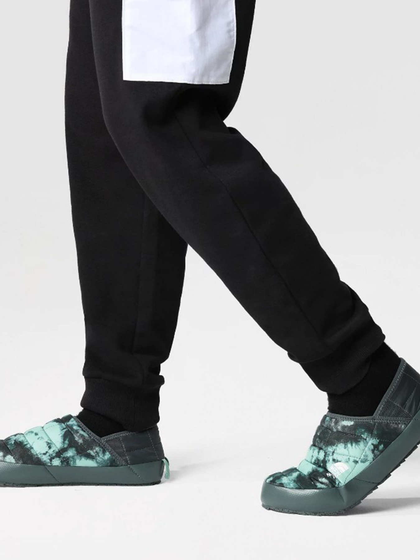 Слипоны The North Face THERMOBALL™ V Traction Winter модель NF0A3UZN9ZY1 Фото